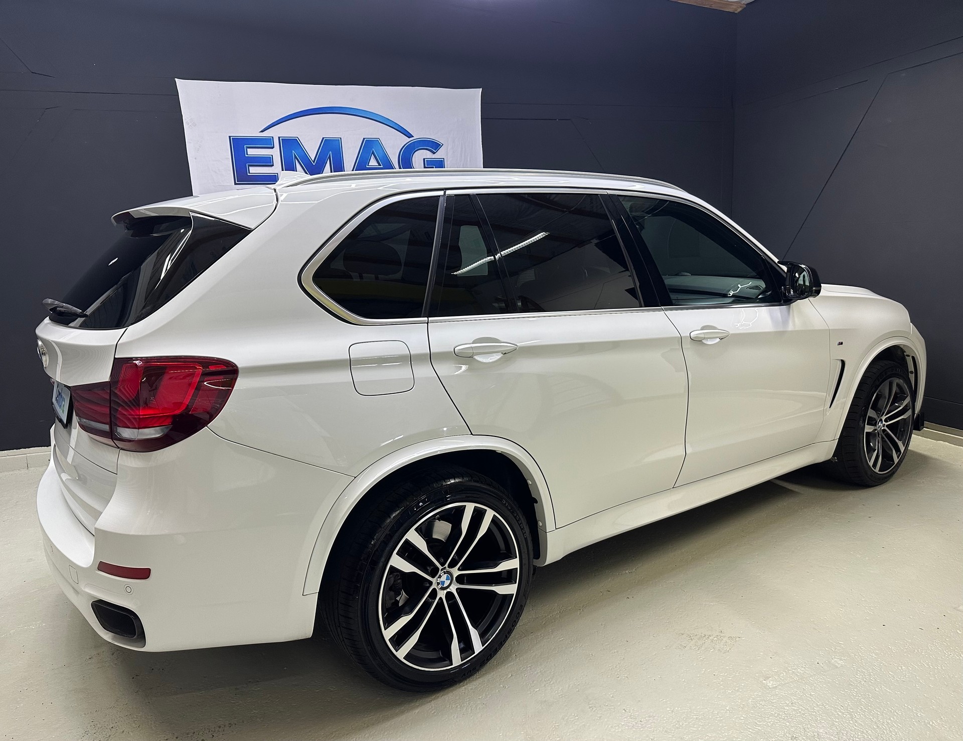 BMW X5 xDrive M50d Steptronic-image-4