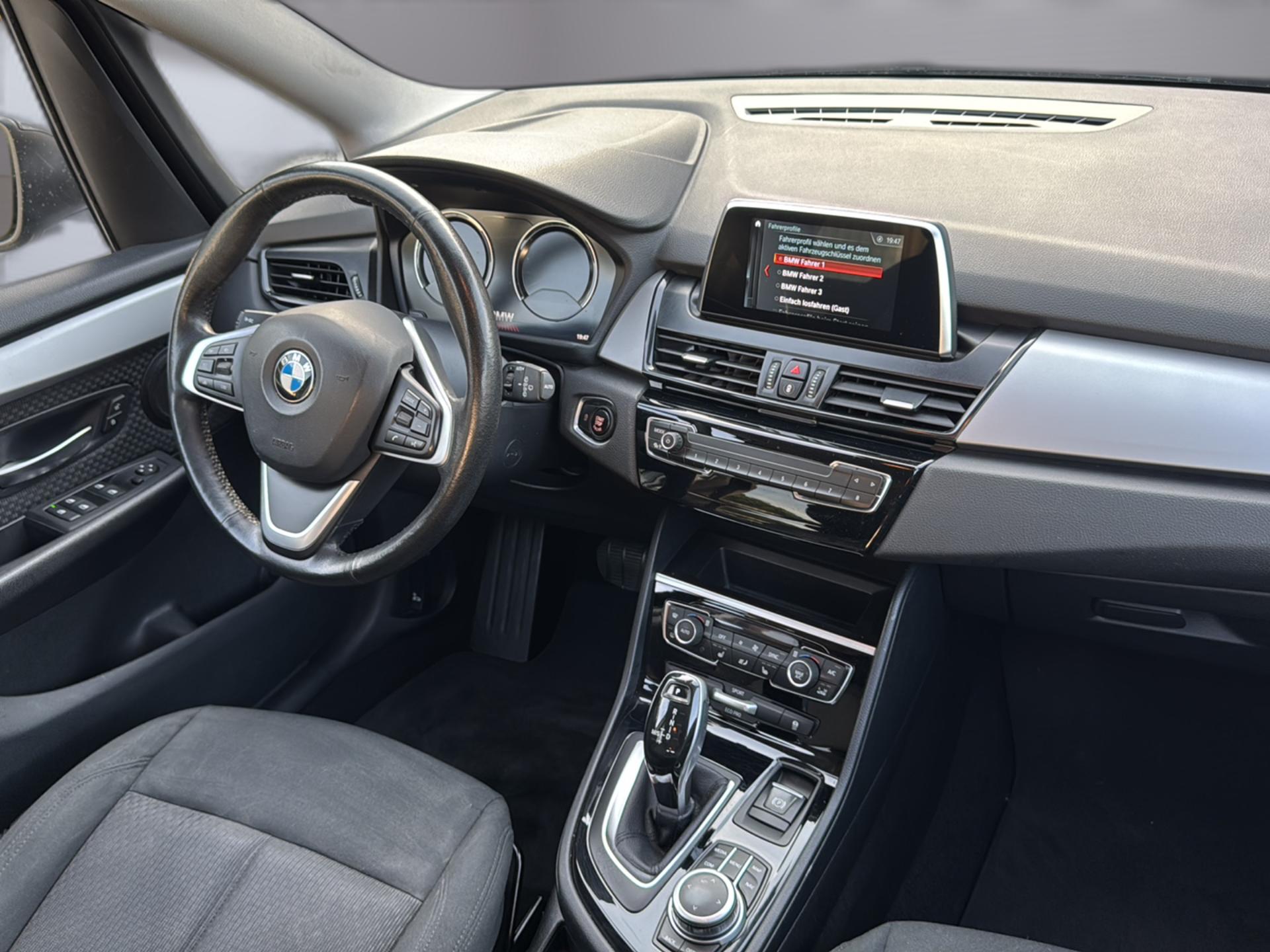 BMW 218d xDrive Gran Tourer Steptronic-image-11