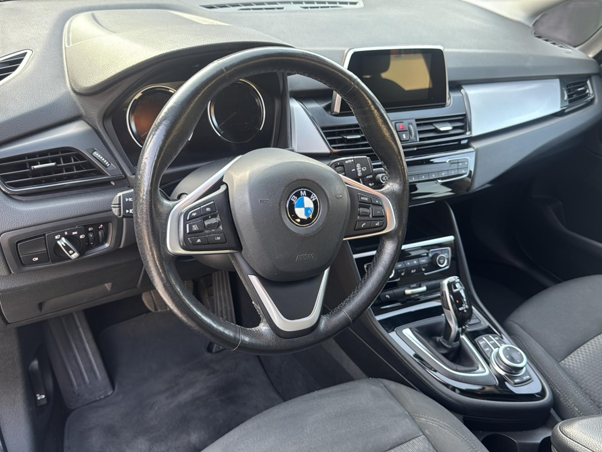 BMW 218d xDrive Gran Tourer Steptronic-image-7