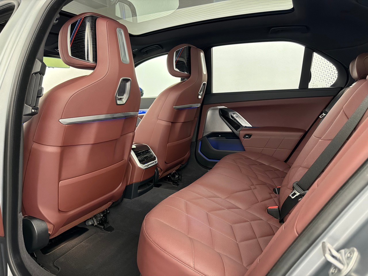 BMW 740d xDrive 48V M Sport-image-5