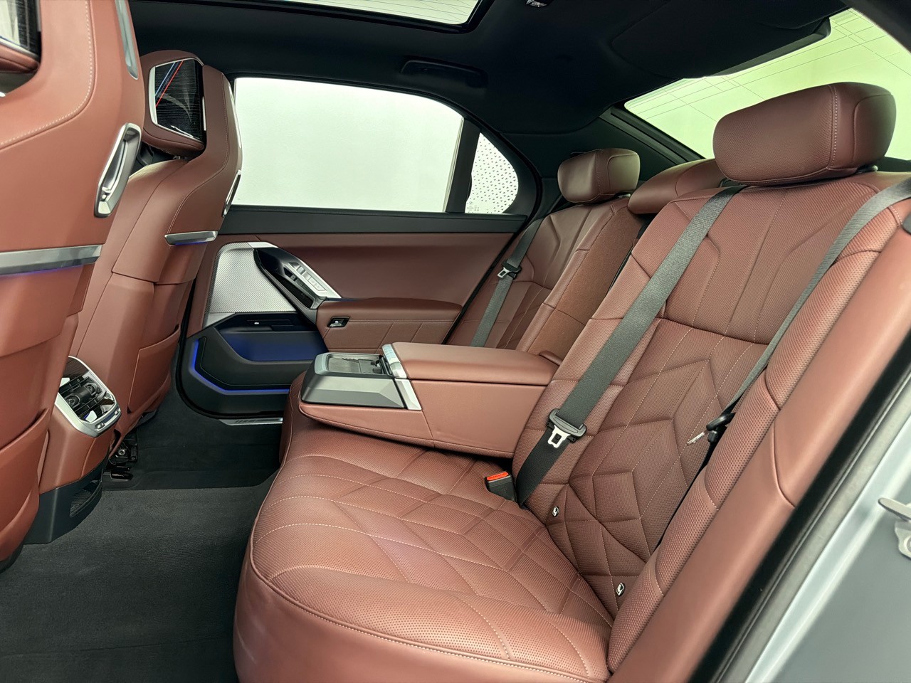 BMW 740d xDrive 48V M Sport-image-8