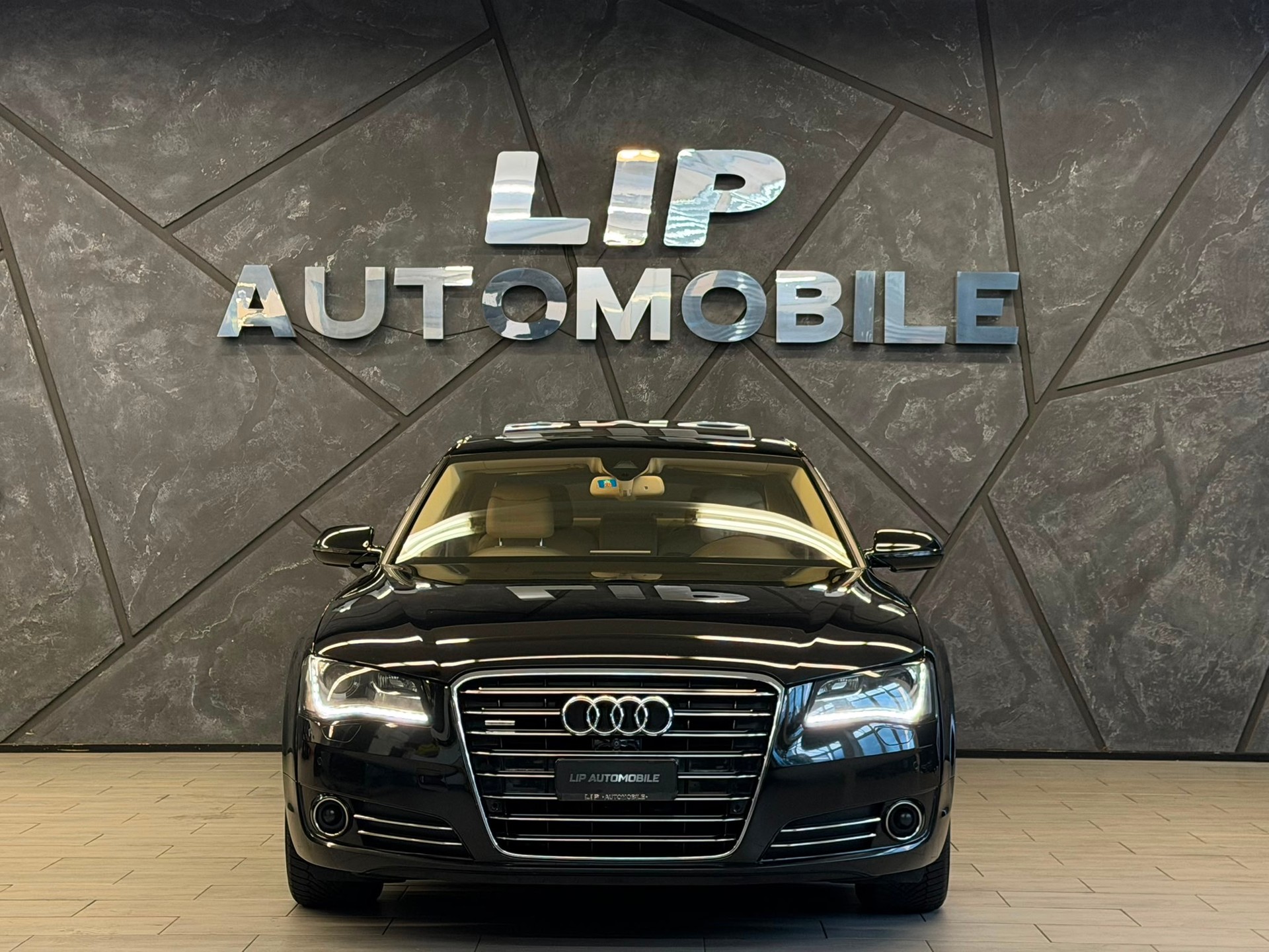 AUDI A8 4.2 FSI quattro tiptronic-image-1