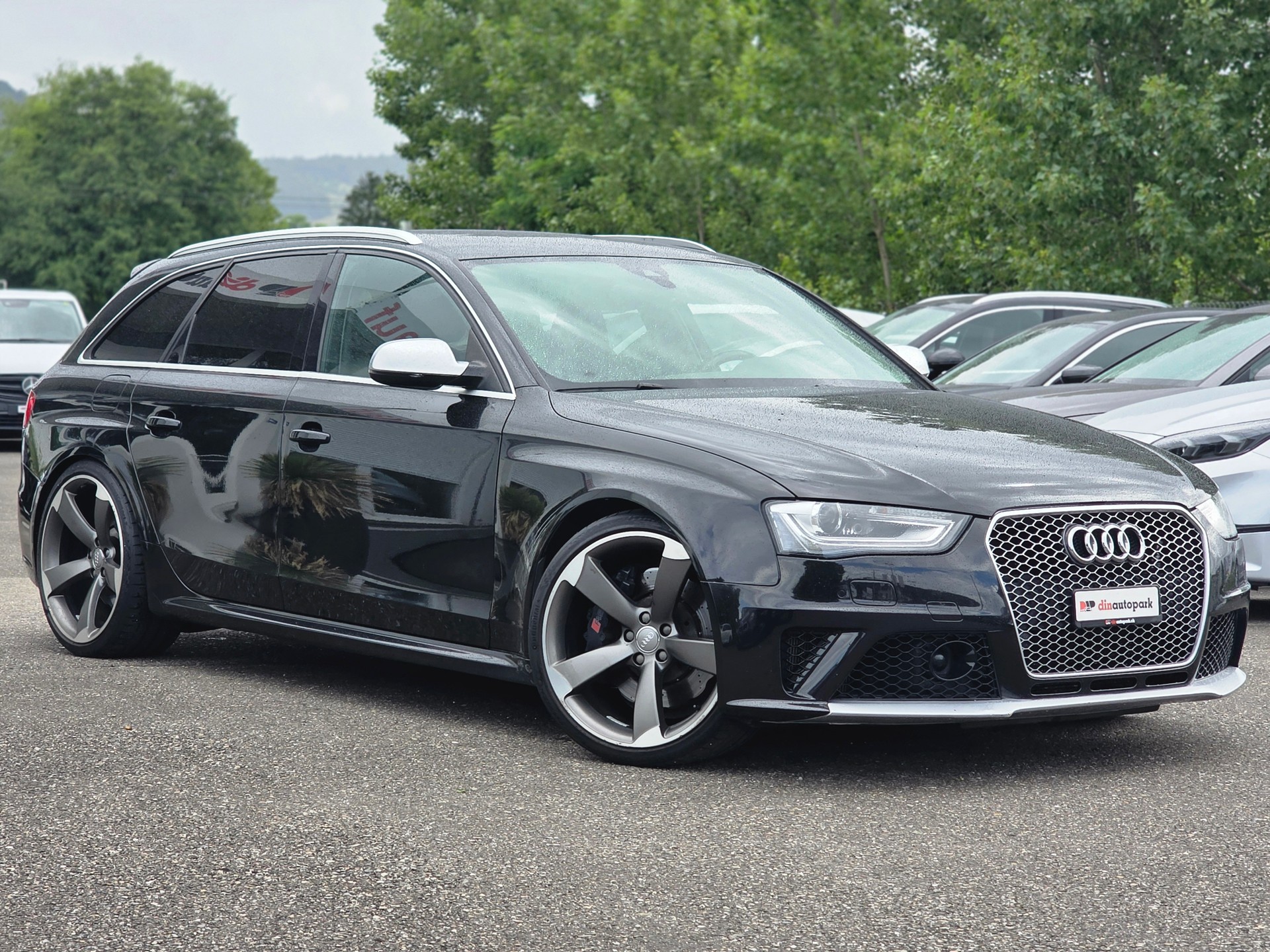 AUDI RS4 Avant 4.2 FSI V8 Quattro S-tronic * CH-Fahrzeug * Frisch ab MFK *-image-5