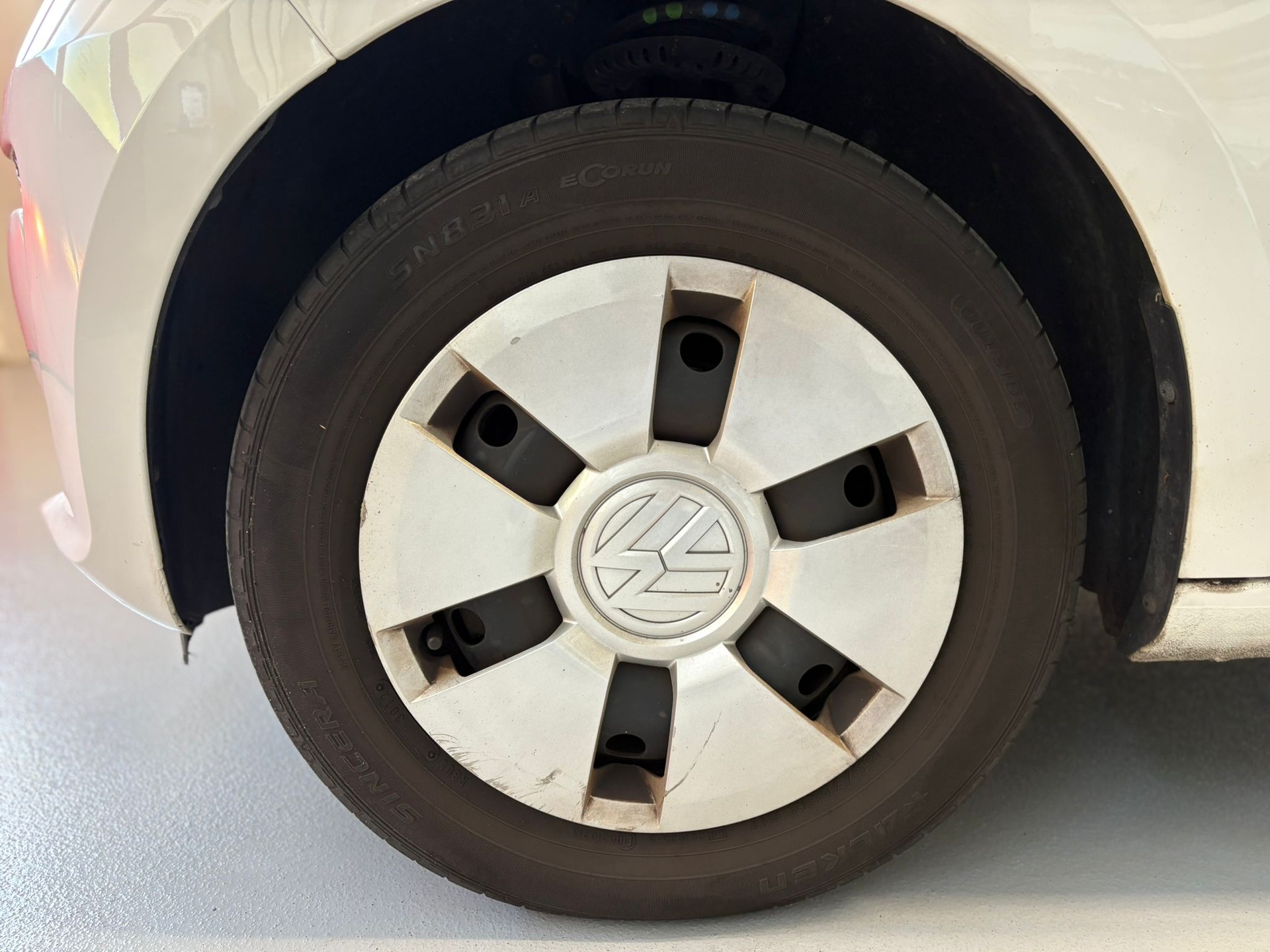 VW Up 1.0 high up-image-11