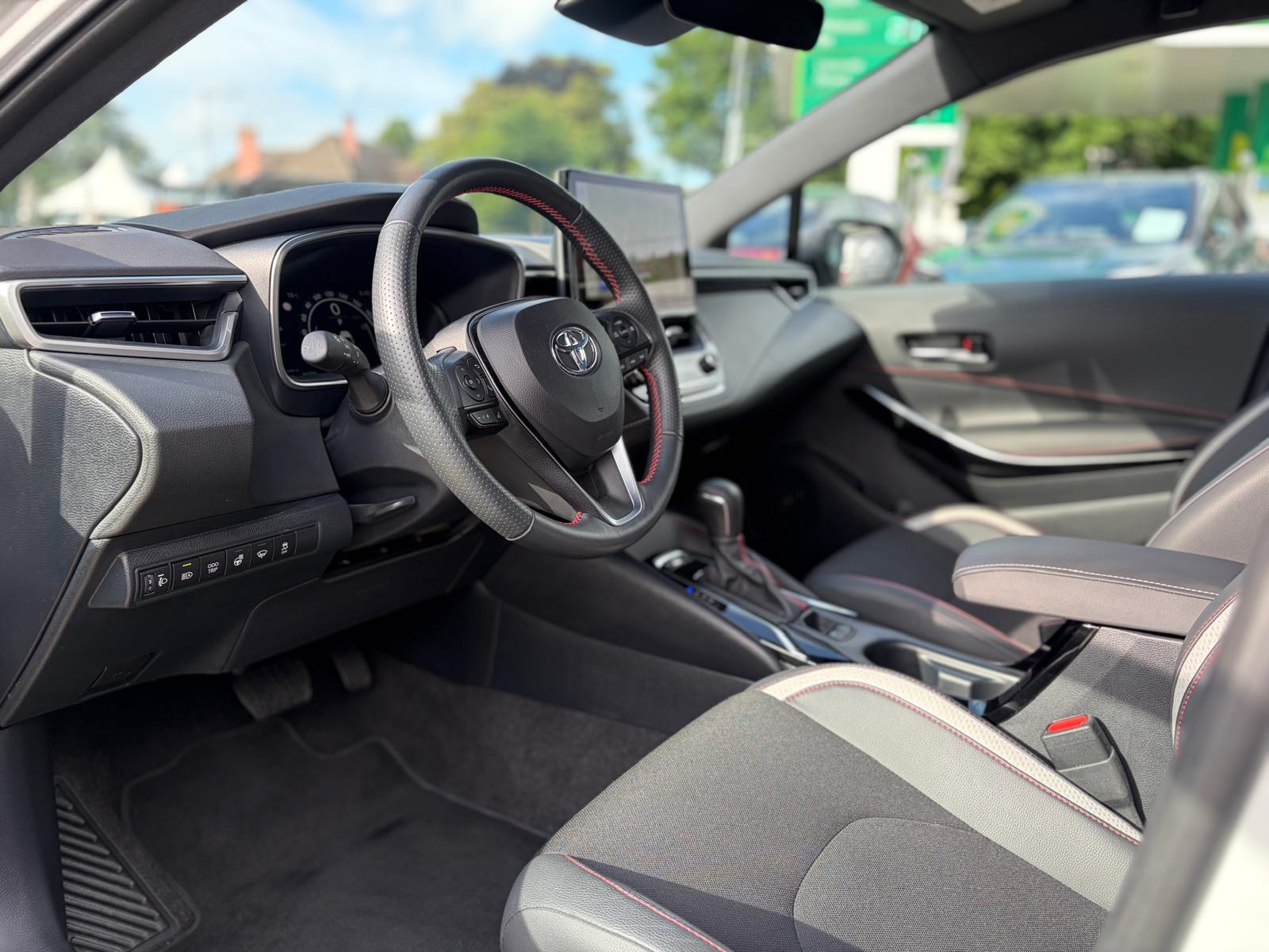 TOYOTA Corolla 2.0 HSD GR Sport e- CVT-image-8