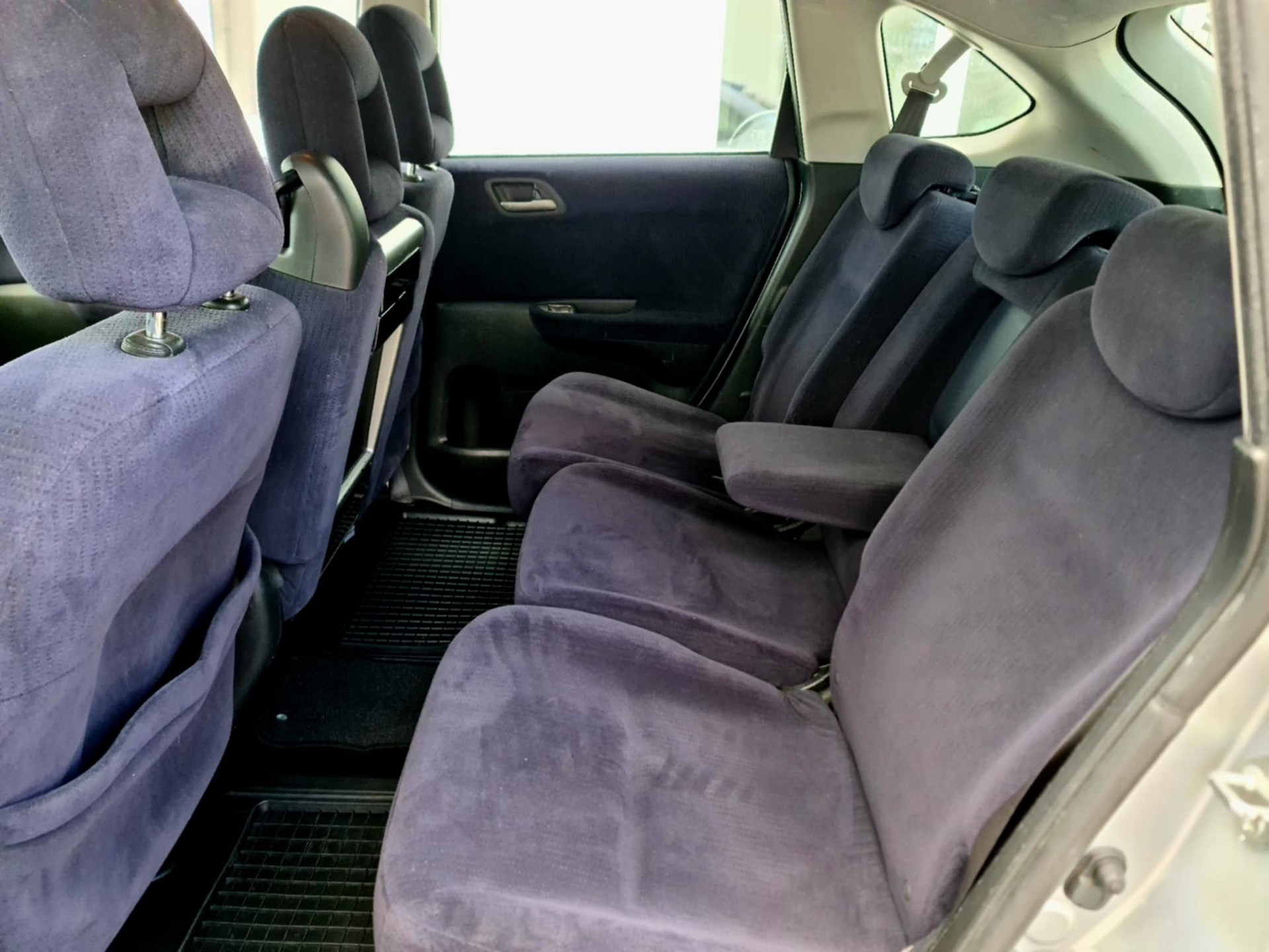 HONDA FR-V 1.8i Comfort-image-15