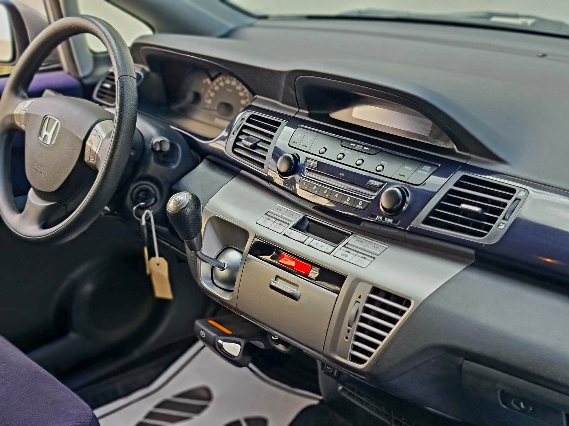 HONDA FR-V 1.8i Comfort-image-12