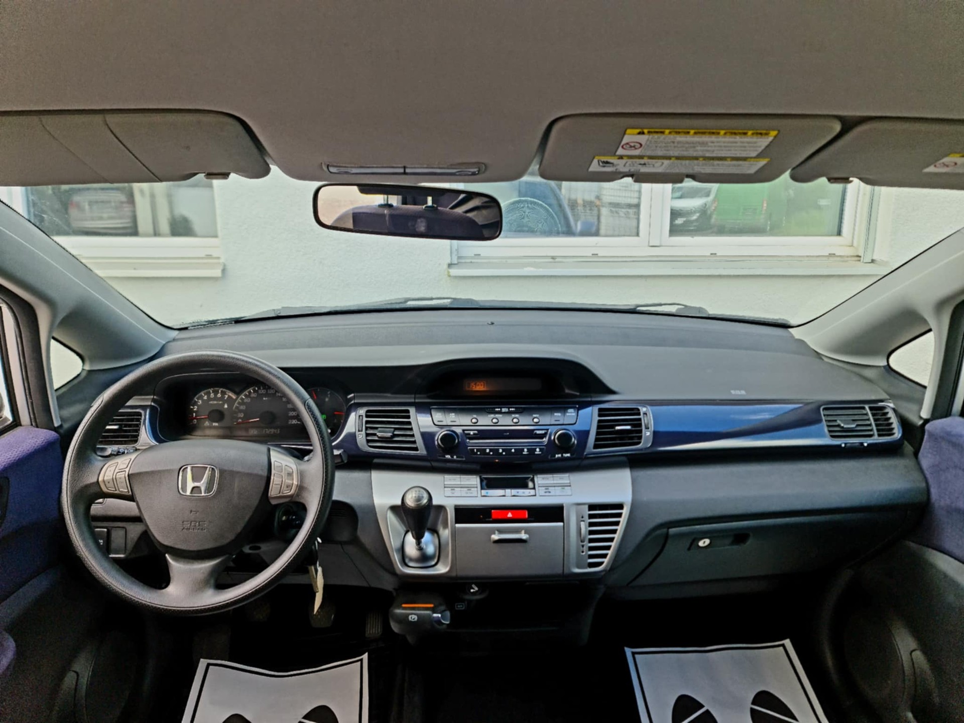 HONDA FR-V 1.8i Comfort-image-10