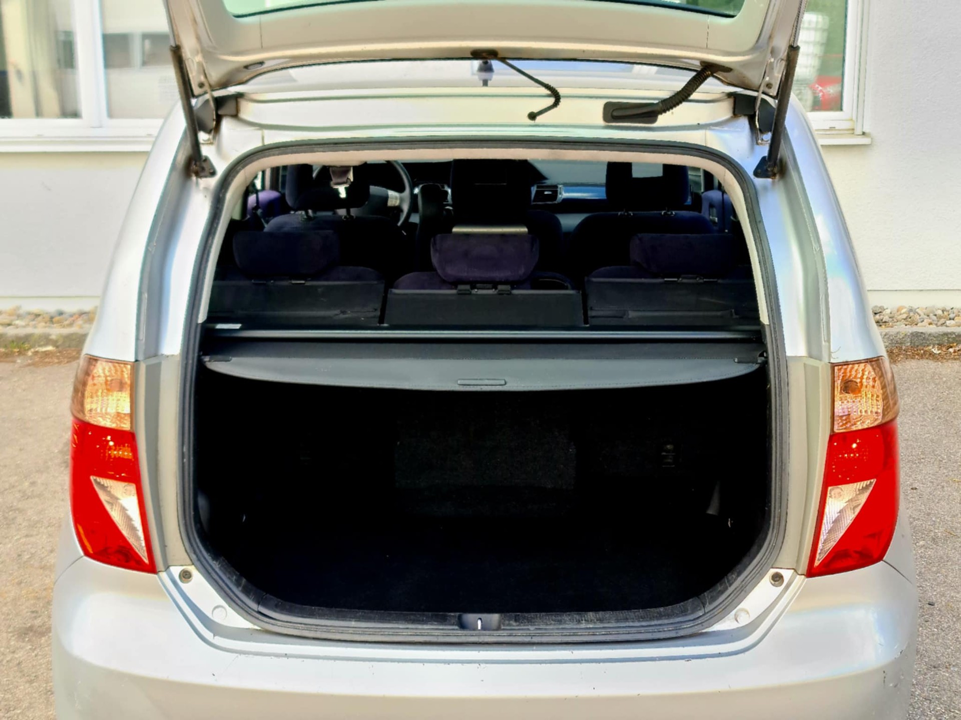 HONDA FR-V 1.8i Comfort-image-8