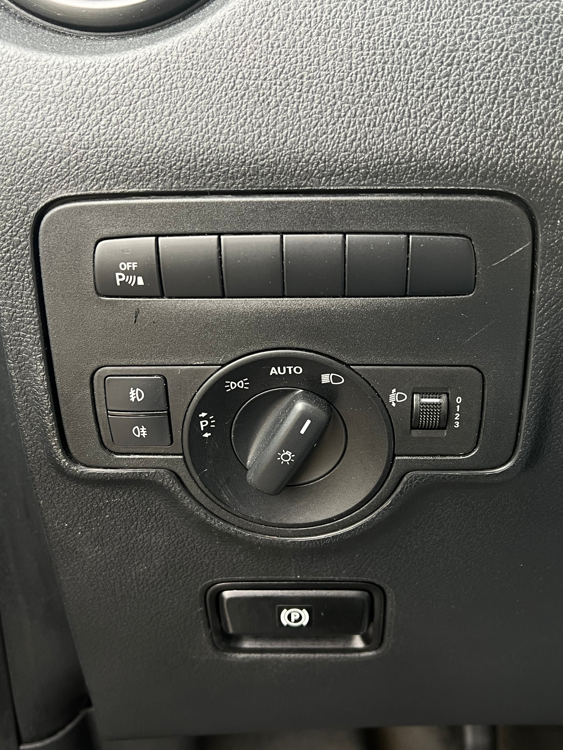 MERCEDES-BENZ Vito 111 BlueTec Tourer Select L-image-12
