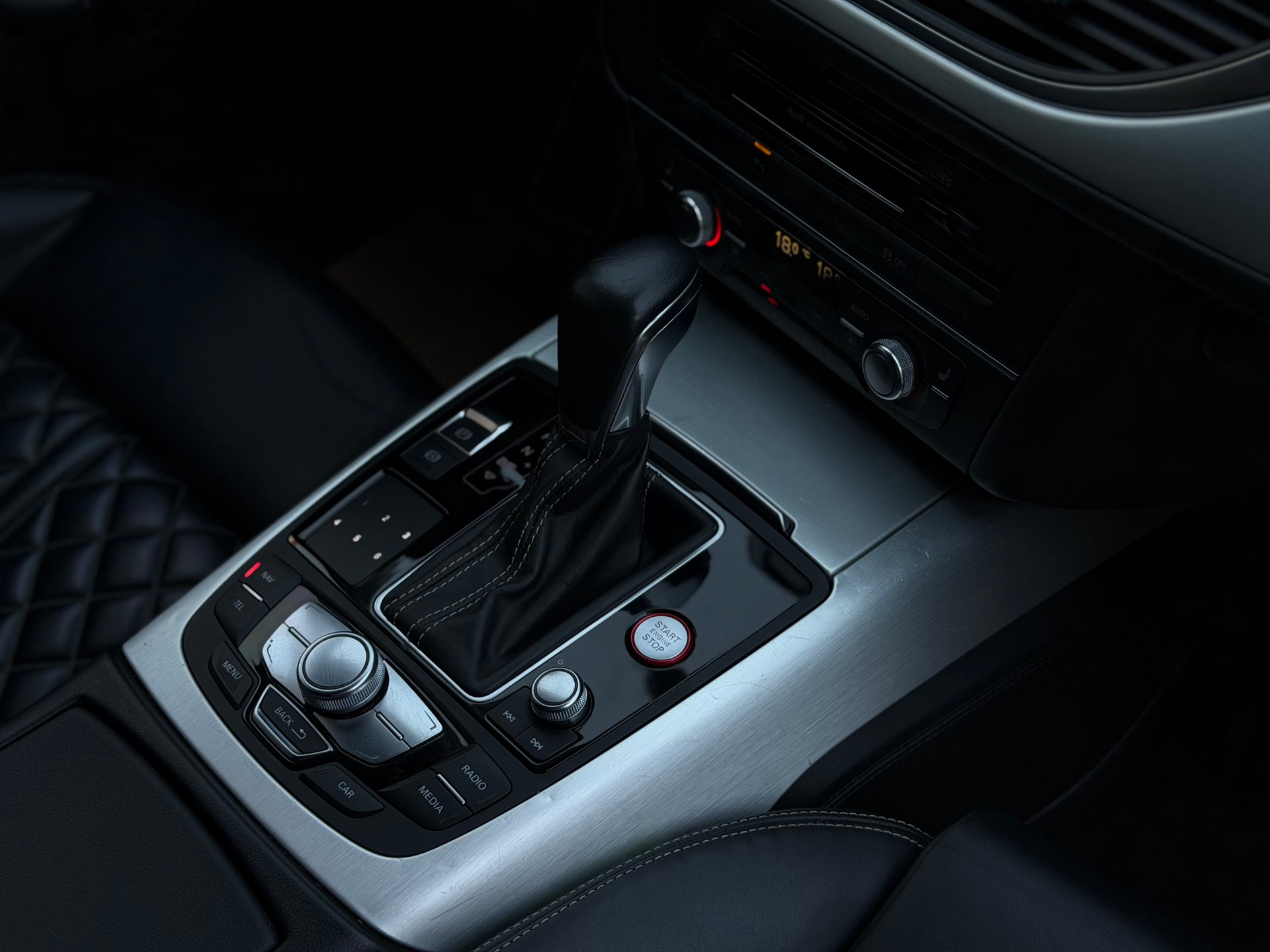 AUDI S6 Avant 4.0 TFSI V8 quattro S-tronic AHK 2.1T-image-18