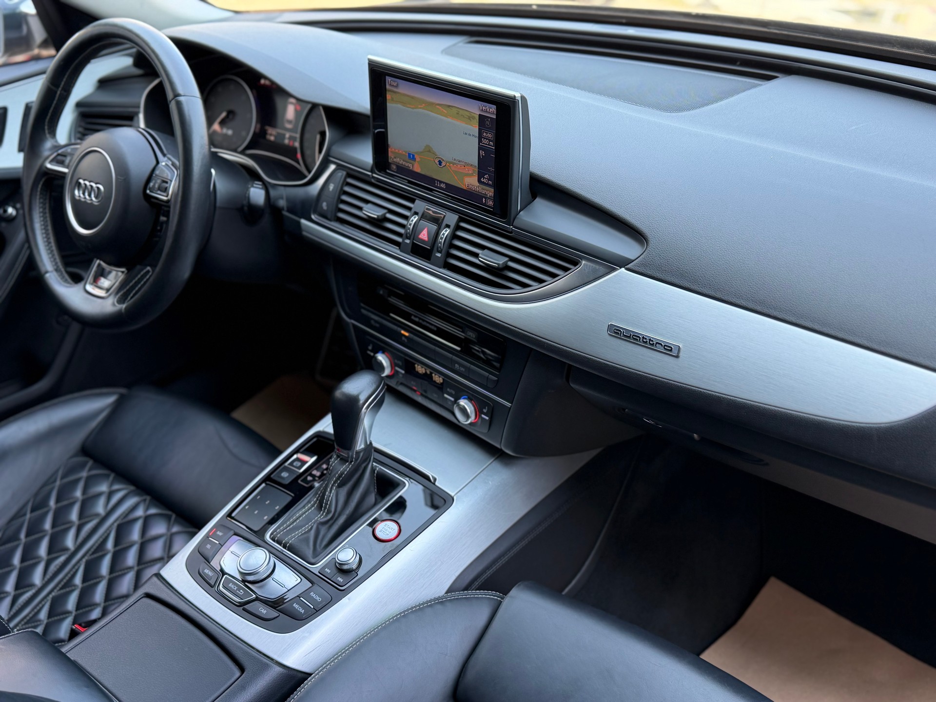 AUDI S6 Avant 4.0 TFSI V8 quattro S-tronic AHK 2.1T-image-16