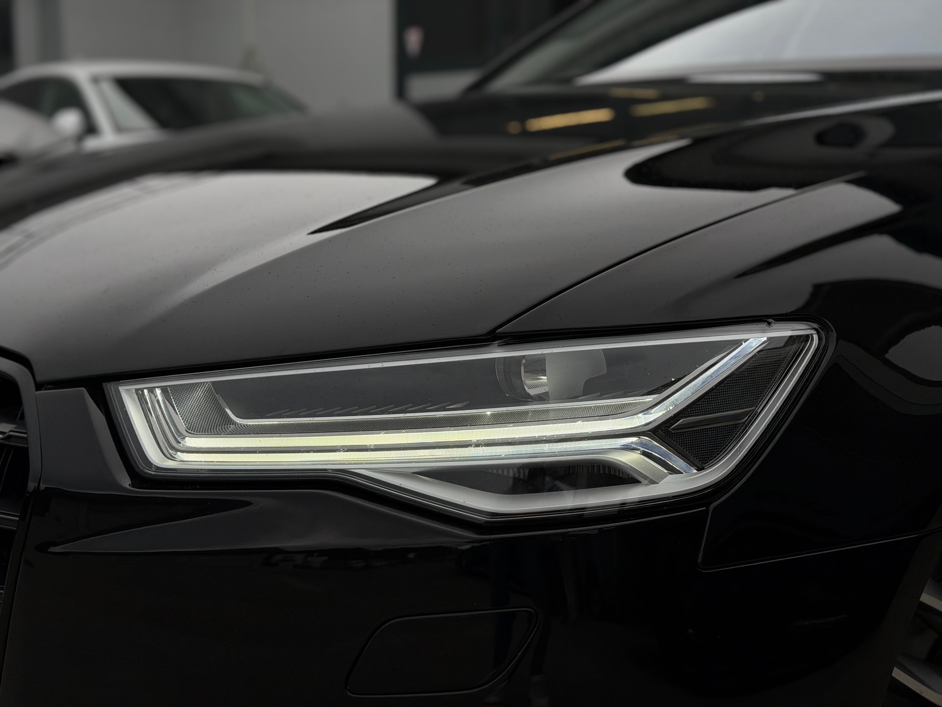 AUDI S6 Avant 4.0 TFSI V8 quattro S-tronic AHK 2.1T-image-8
