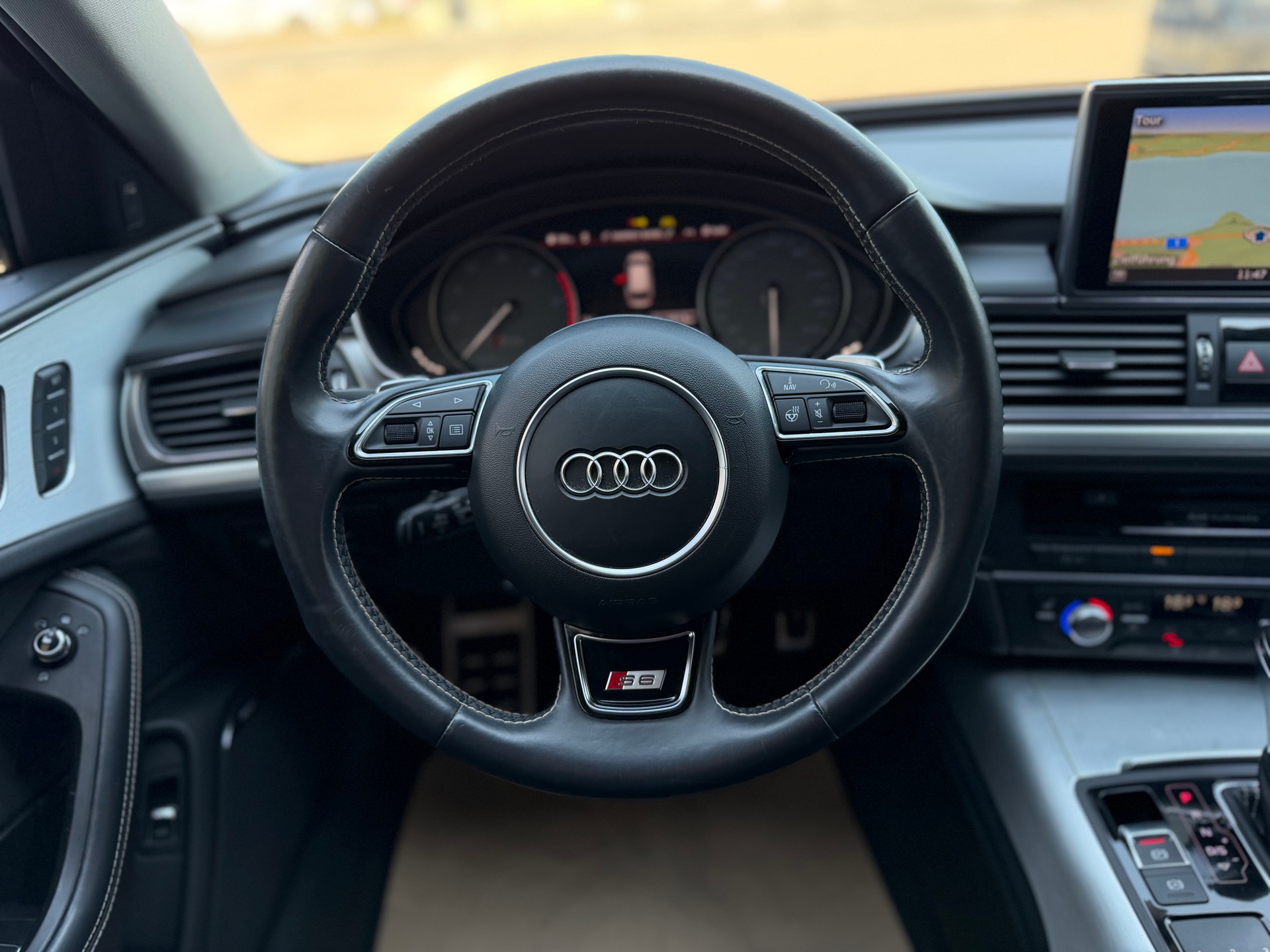 AUDI S6 Avant 4.0 TFSI V8 quattro S-tronic AHK 2.1T-image-17