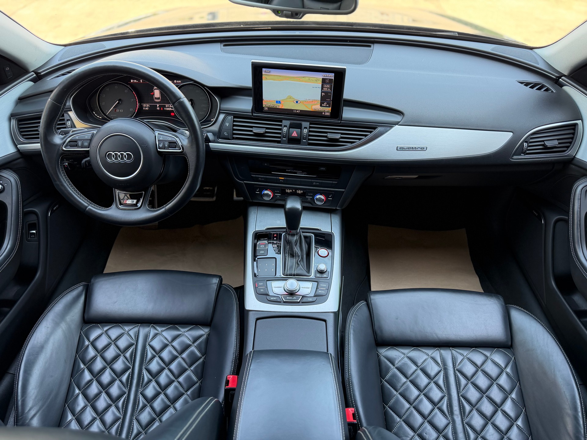 AUDI S6 Avant 4.0 TFSI V8 quattro S-tronic AHK 2.1T-image-13