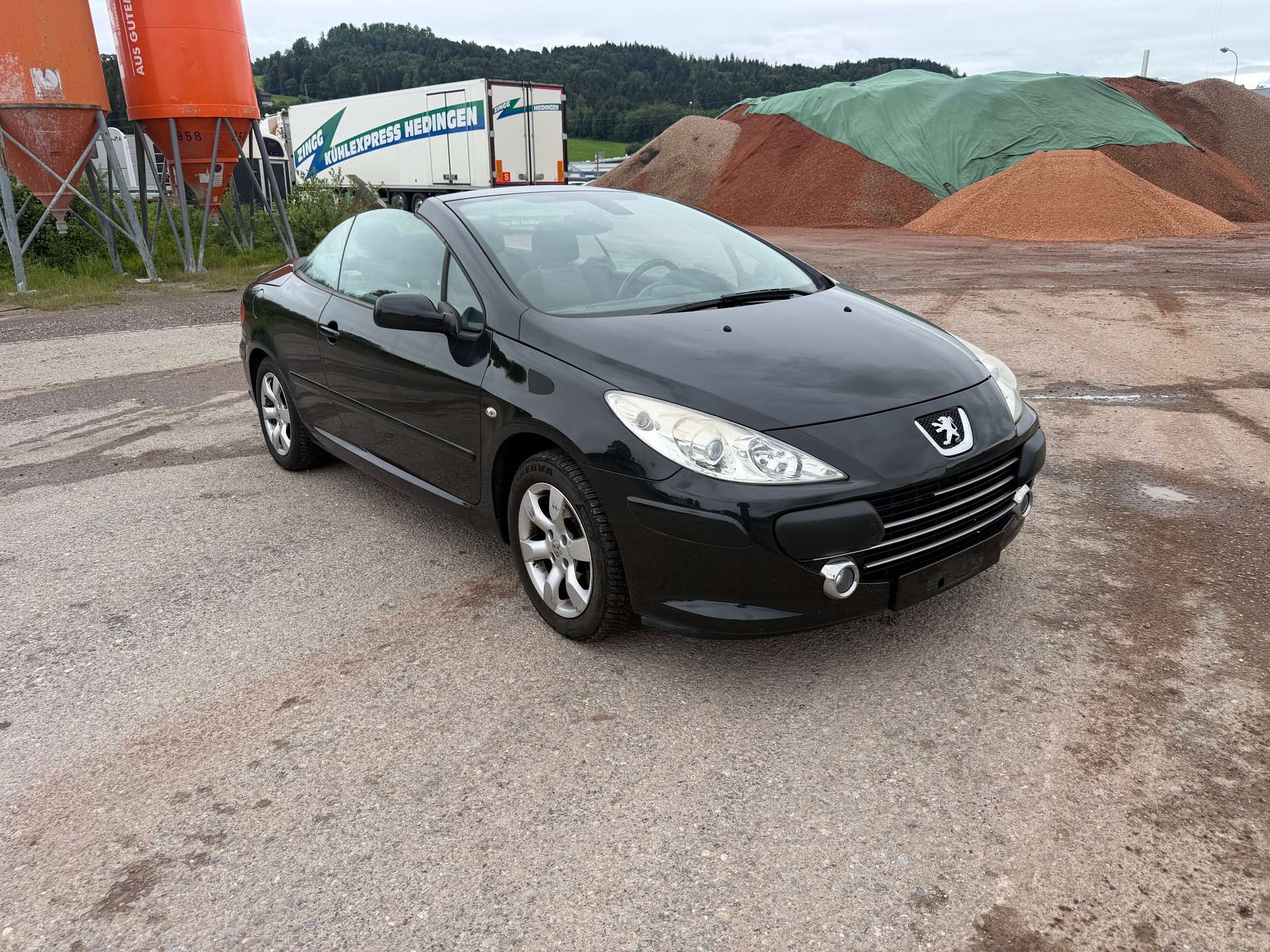 PEUGEOT 307 CC 2.0 HDI Platinum Edition-image-1