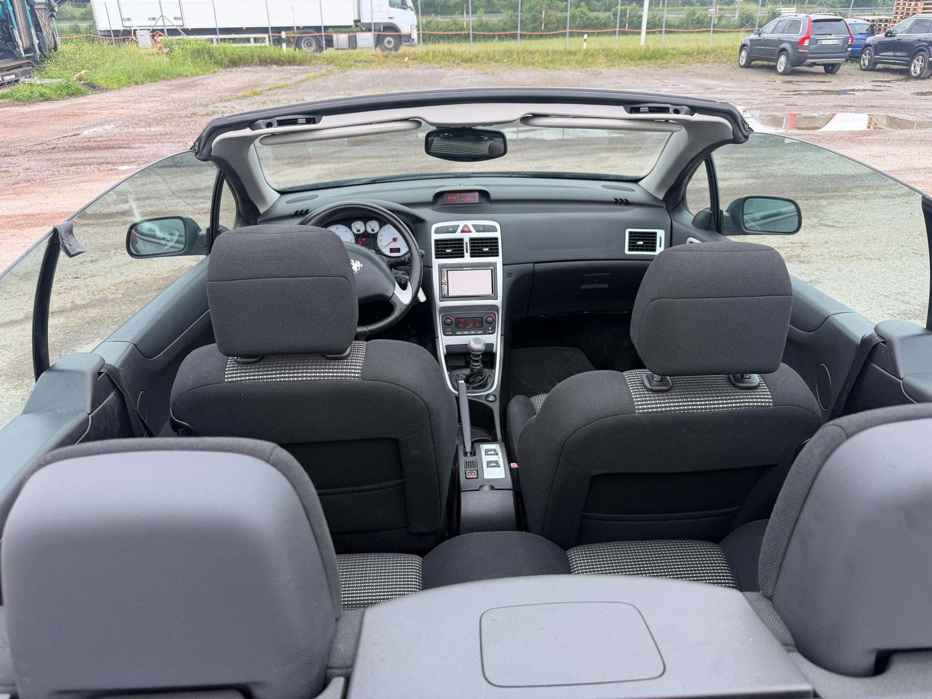 PEUGEOT 307 CC 2.0 HDI Platinum Edition-image-4