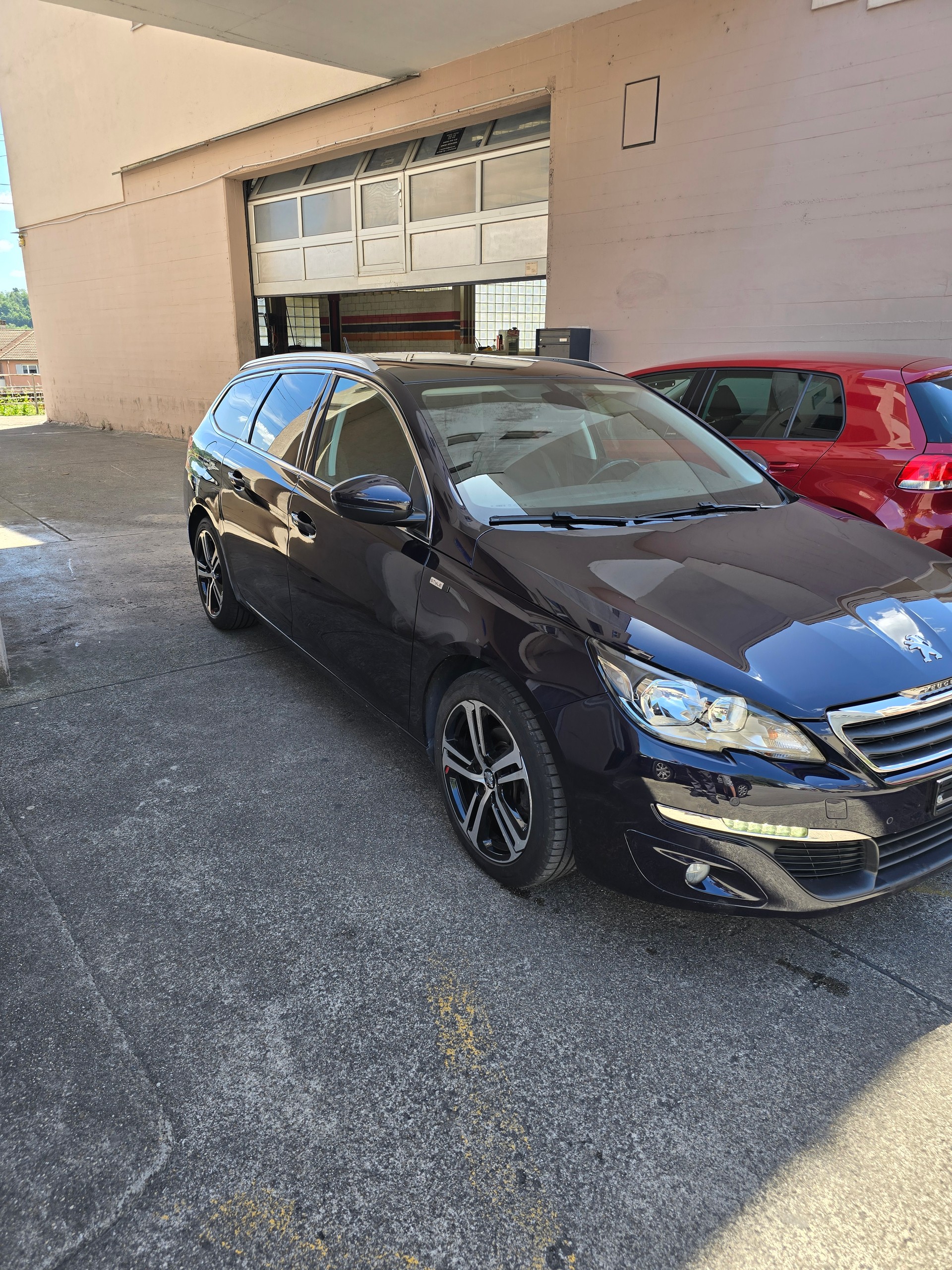PEUGEOT 308 SW 1.2 THP Style Automatic-image-1