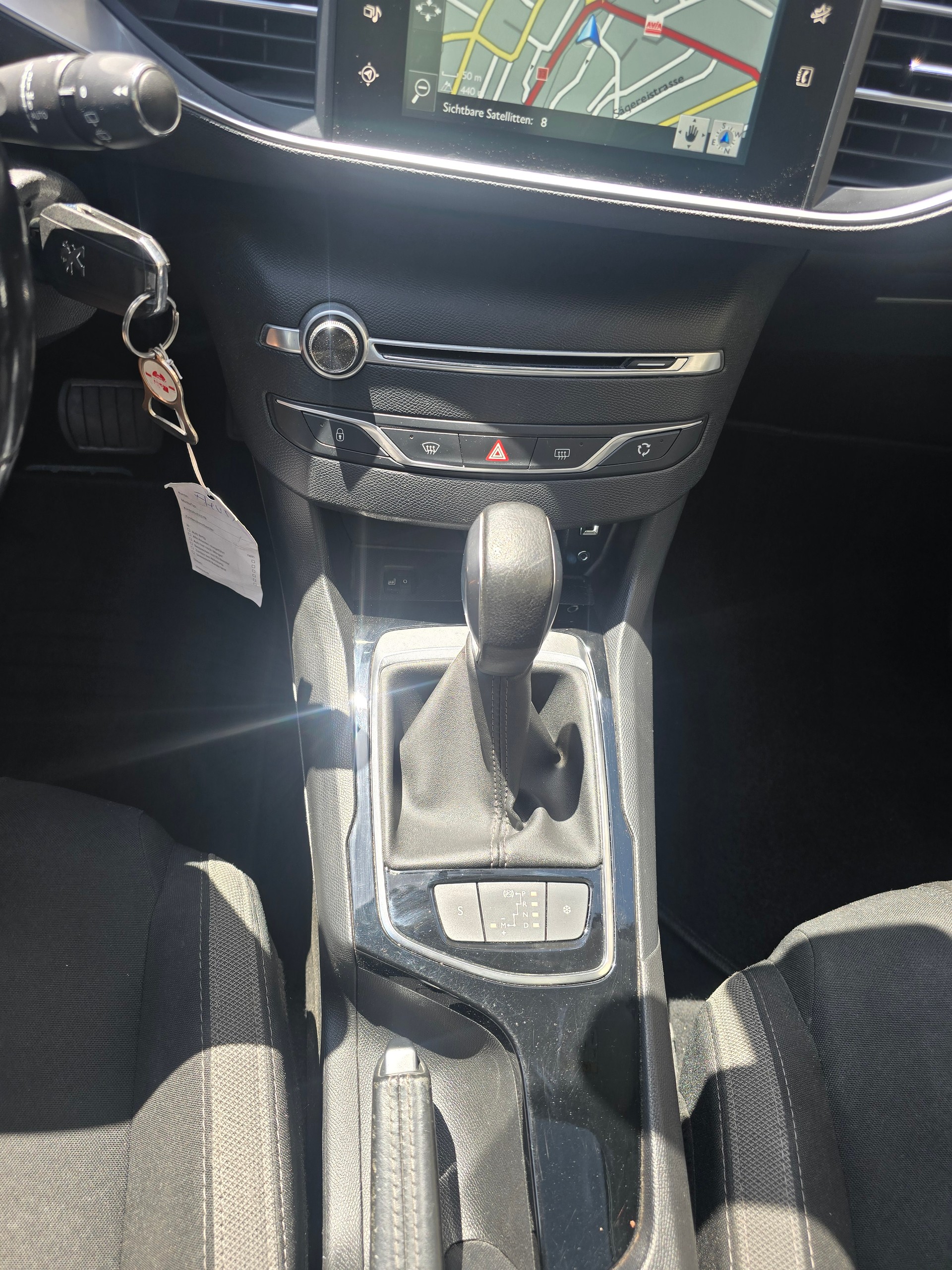 PEUGEOT 308 SW 1.2 THP Style Automatic-image-9