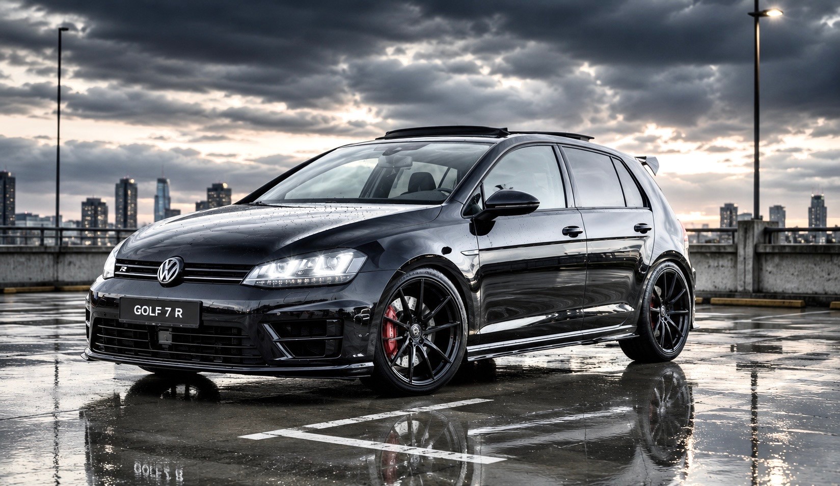 VW Golf 2.0 TSI R 4Motion DSG-image-0