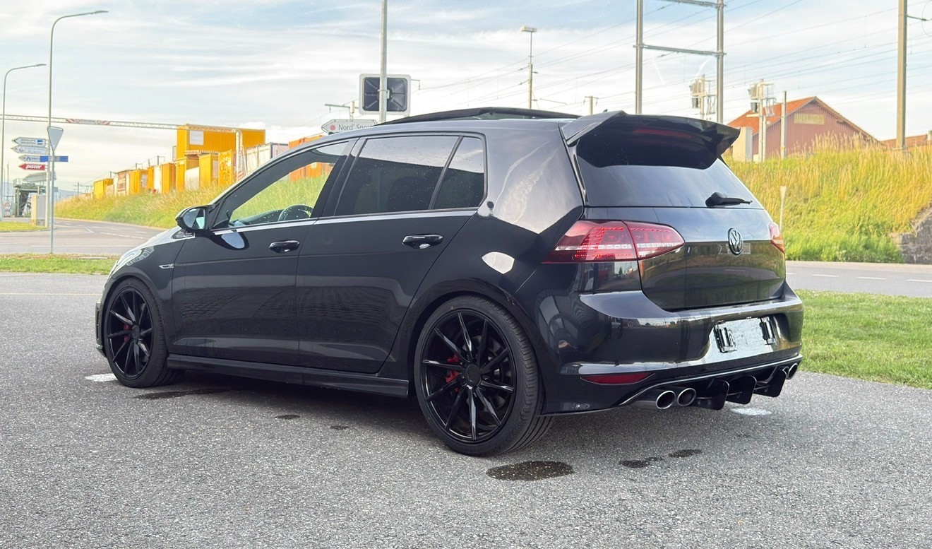 VW Golf 2.0 TSI R 4Motion DSG-image-11