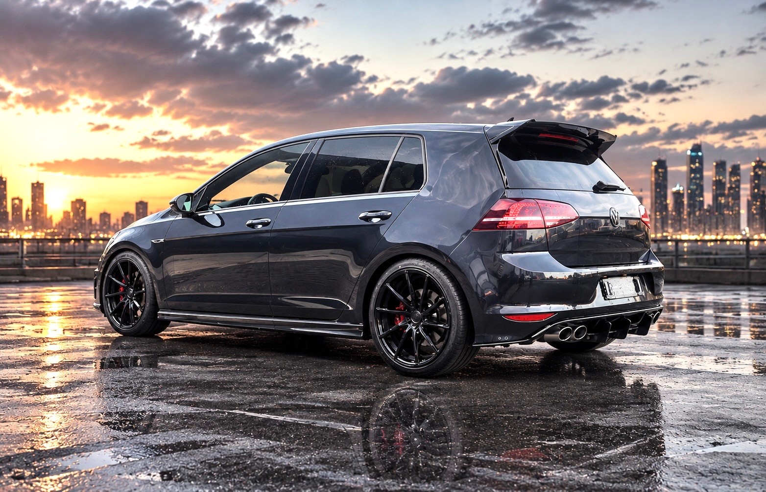 VW Golf 2.0 TSI R 4Motion DSG-image-1