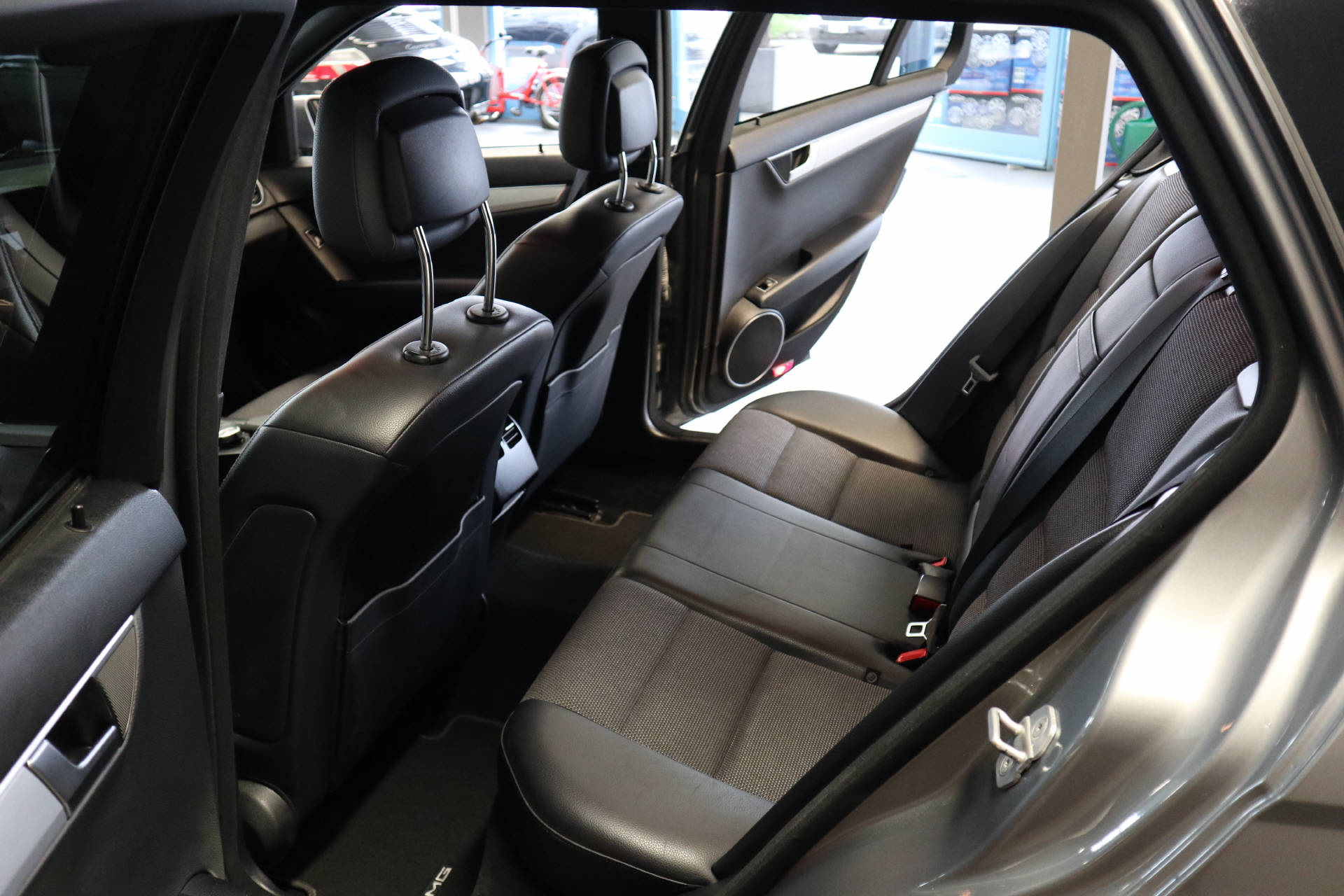 MERCEDES-BENZ C 250 CDI BlueEF Avantgarde 4m Kombi-image-10