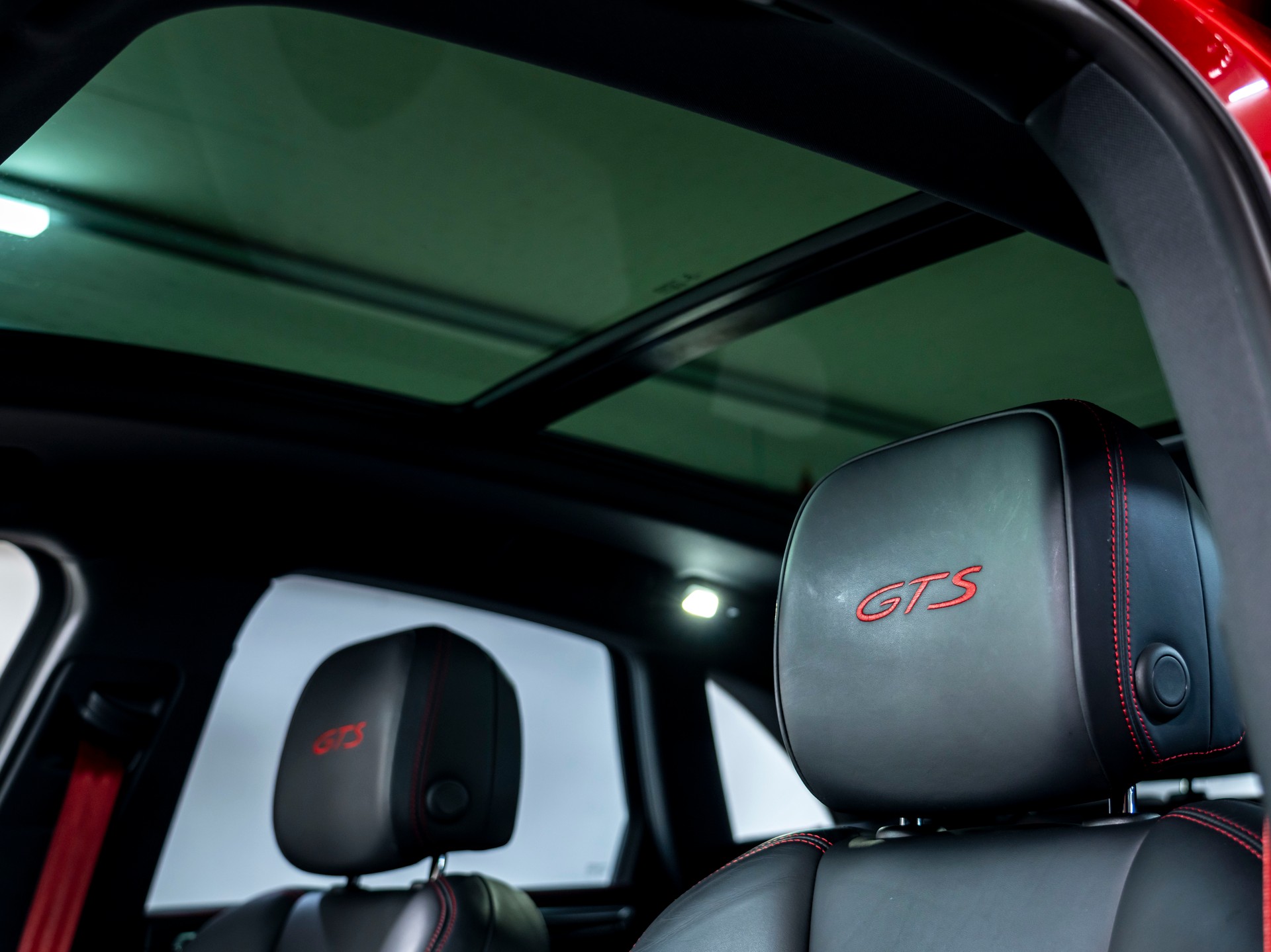 PORSCHE Macan GTS PDK-image-15