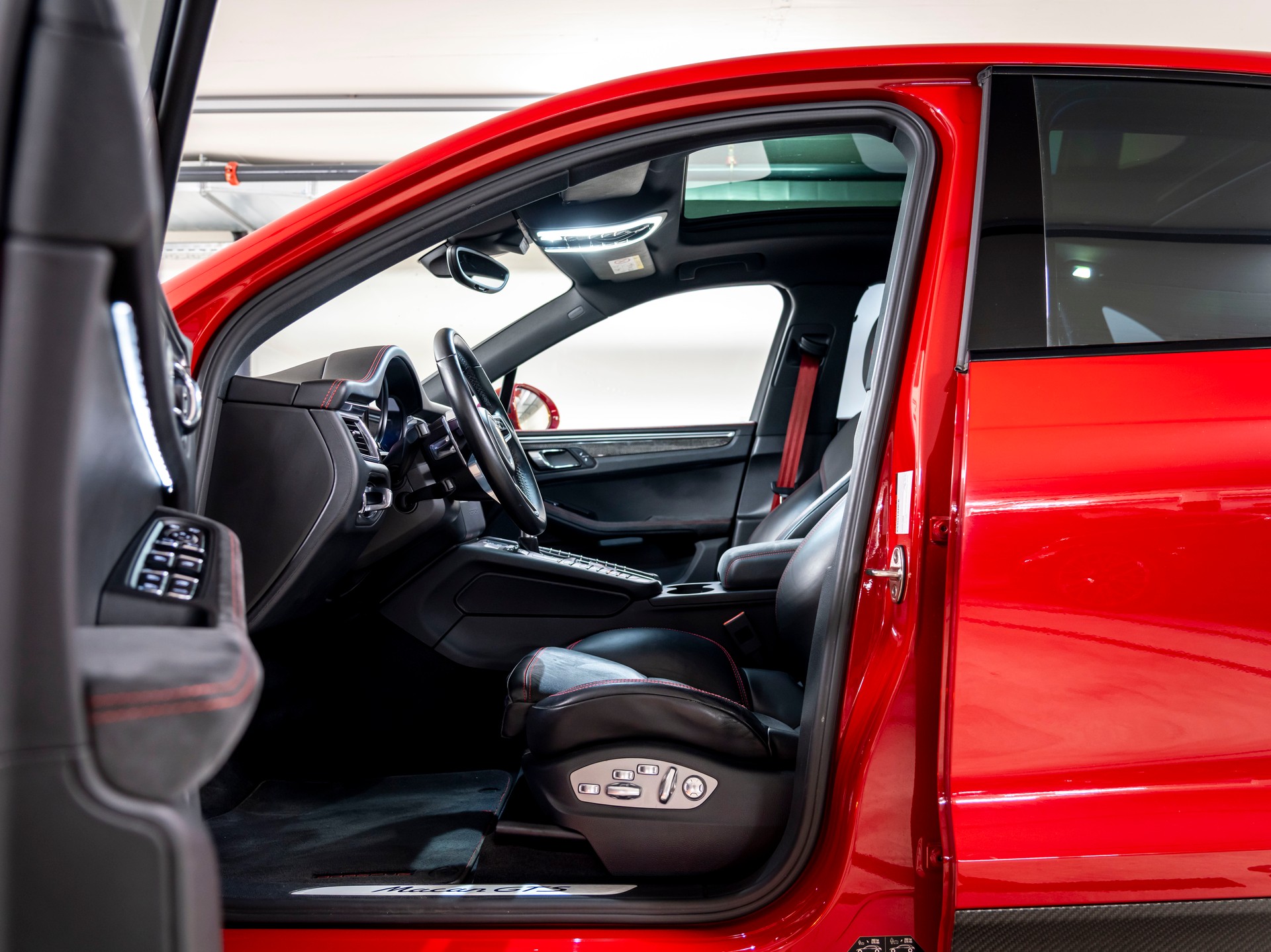 PORSCHE Macan GTS PDK-image-13