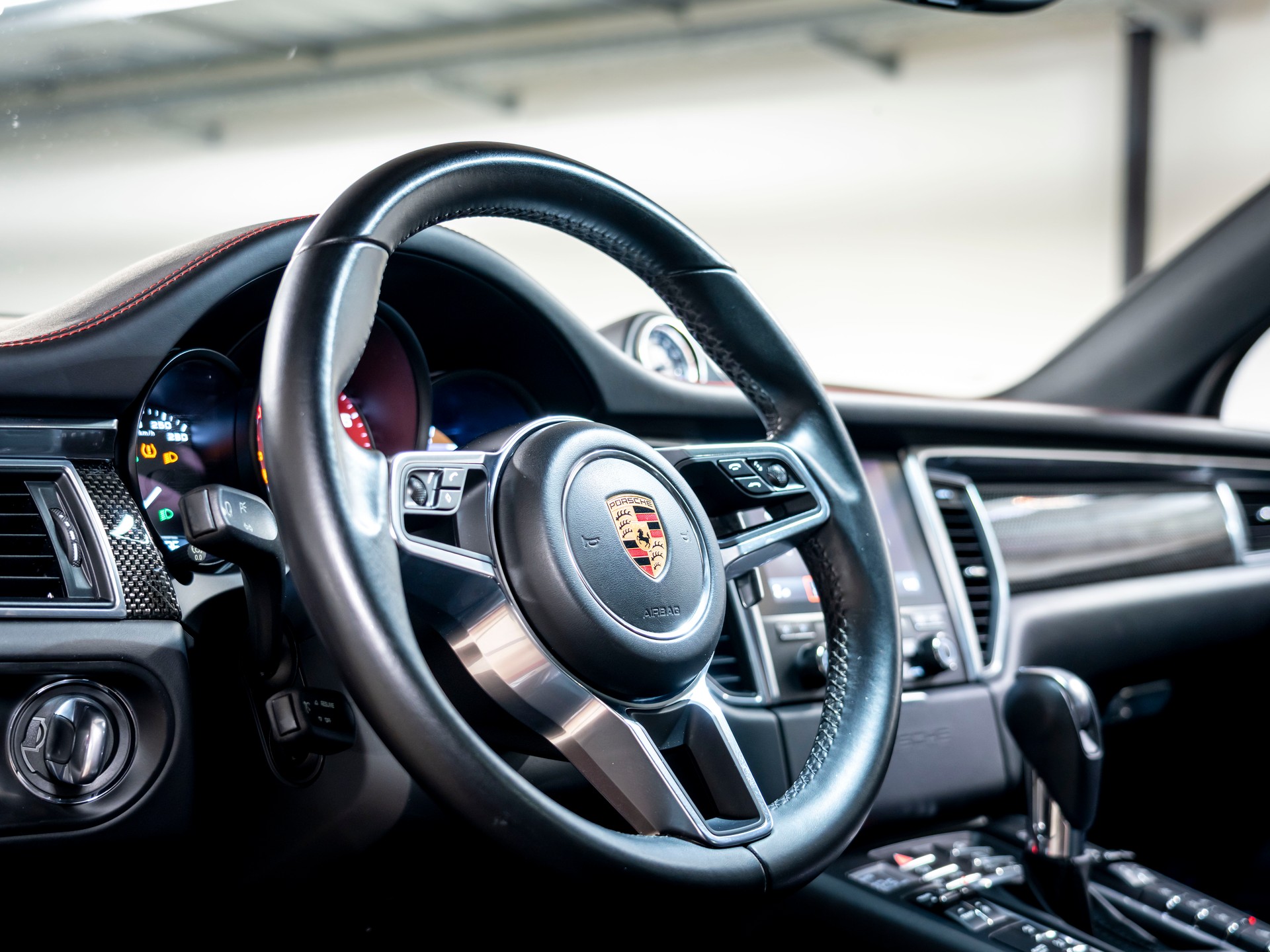 PORSCHE Macan GTS PDK-image-18