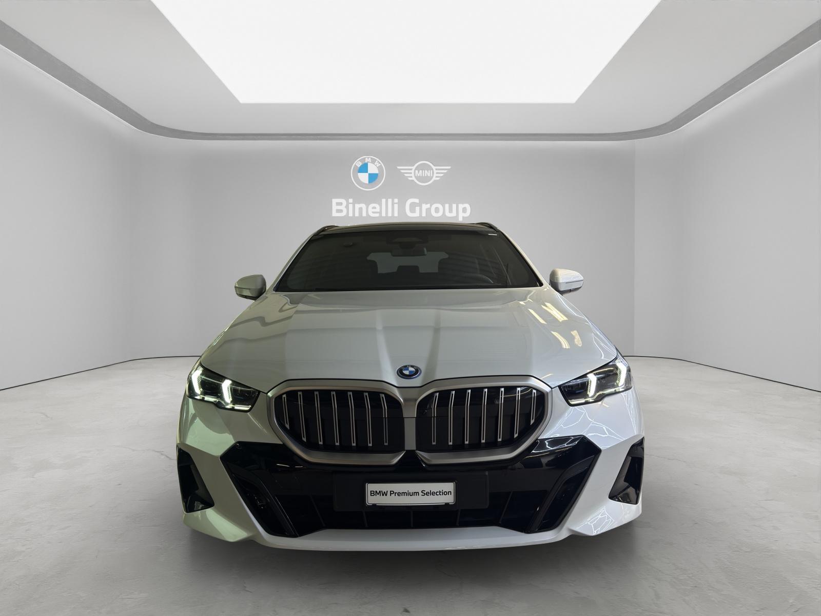 BMW 530e xDrive Touring M-SportPaket-image-8