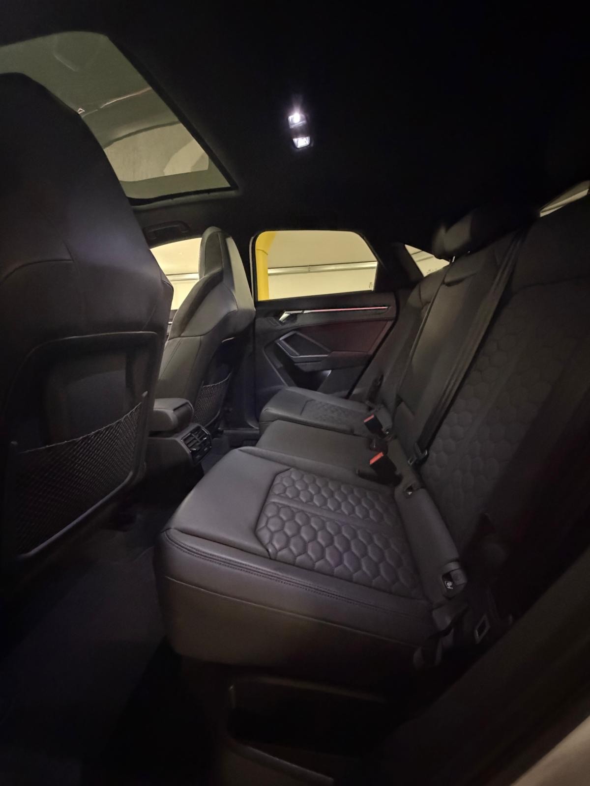 AUDI RS Q3 2.5 TFSI quattro S-Tronic Sportback-image-4
