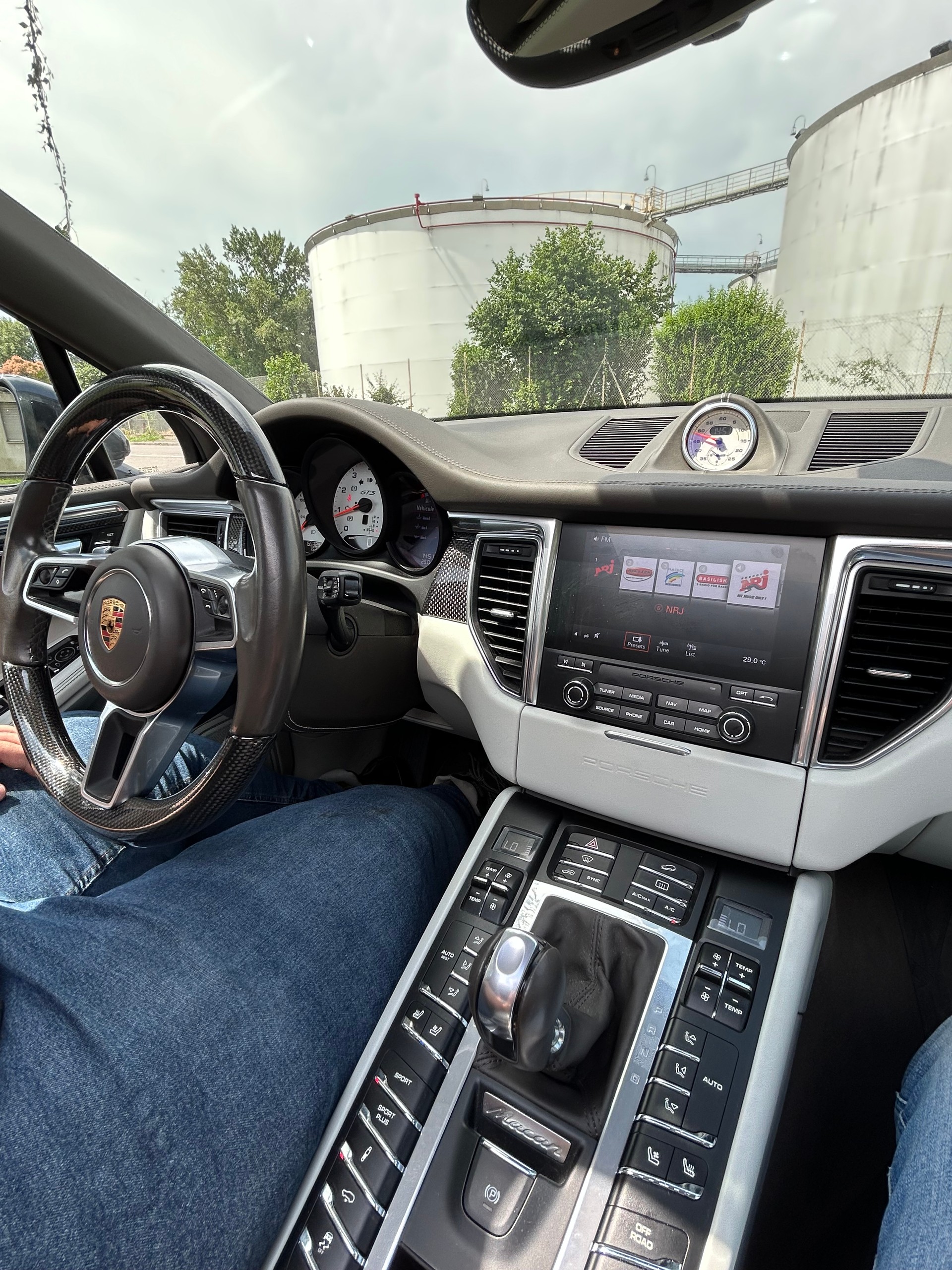 PORSCHE 3.0 V6 GTS-image-1