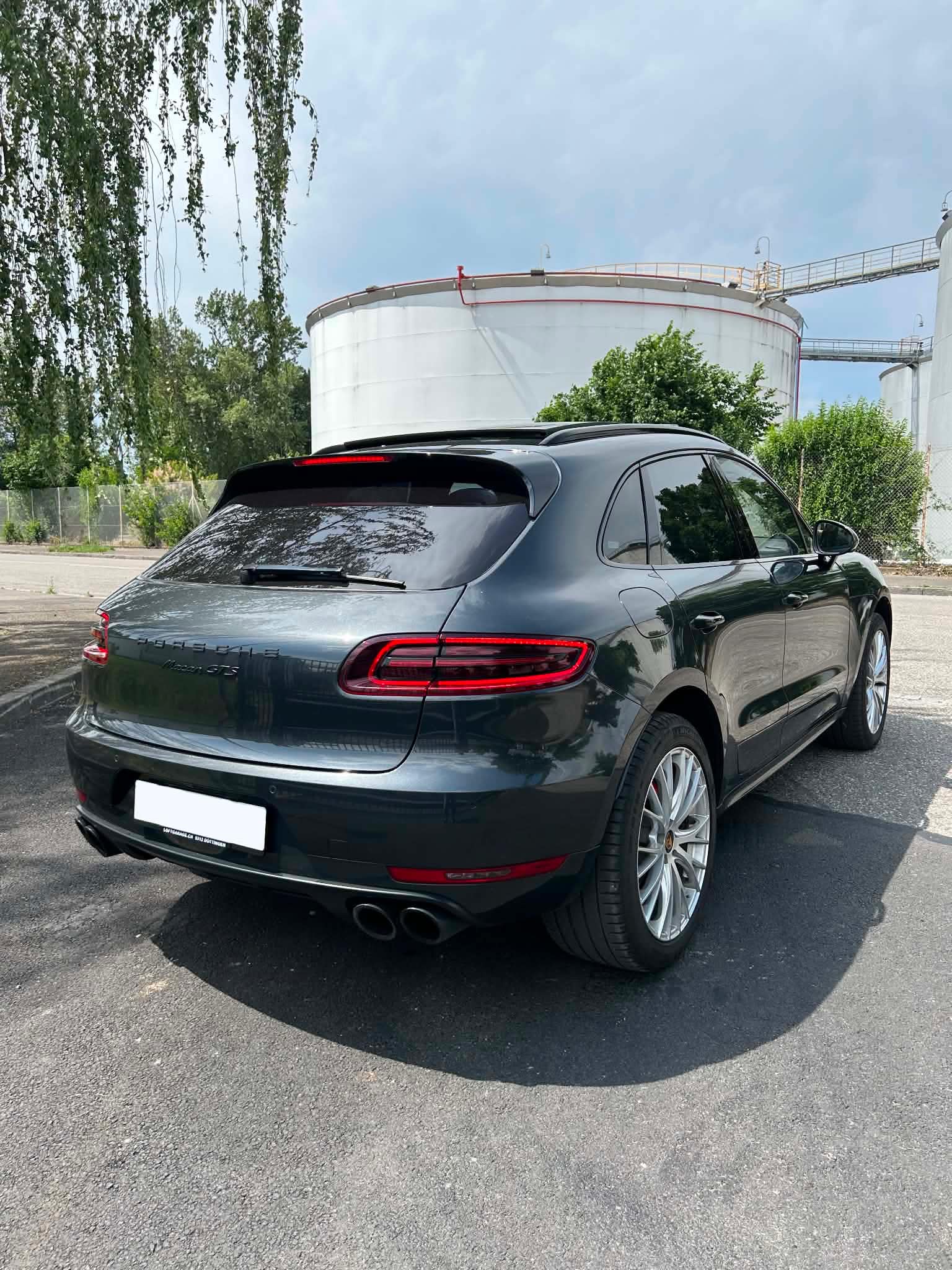 PORSCHE 3.0 V6 GTS-image-0