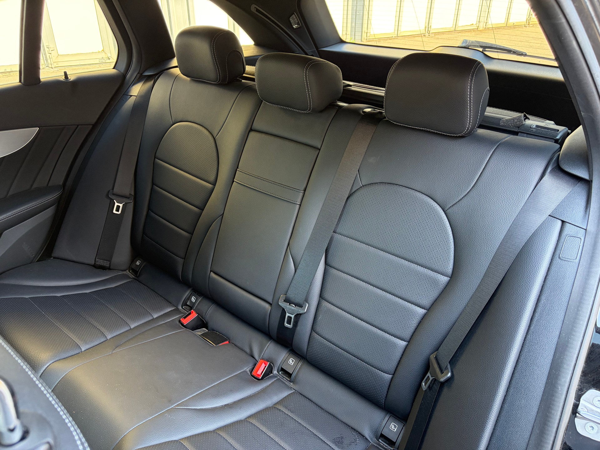 MERCEDES-BENZ C 250 BlueTEC AMG Line 4Matic 7G-Tronic-image-9