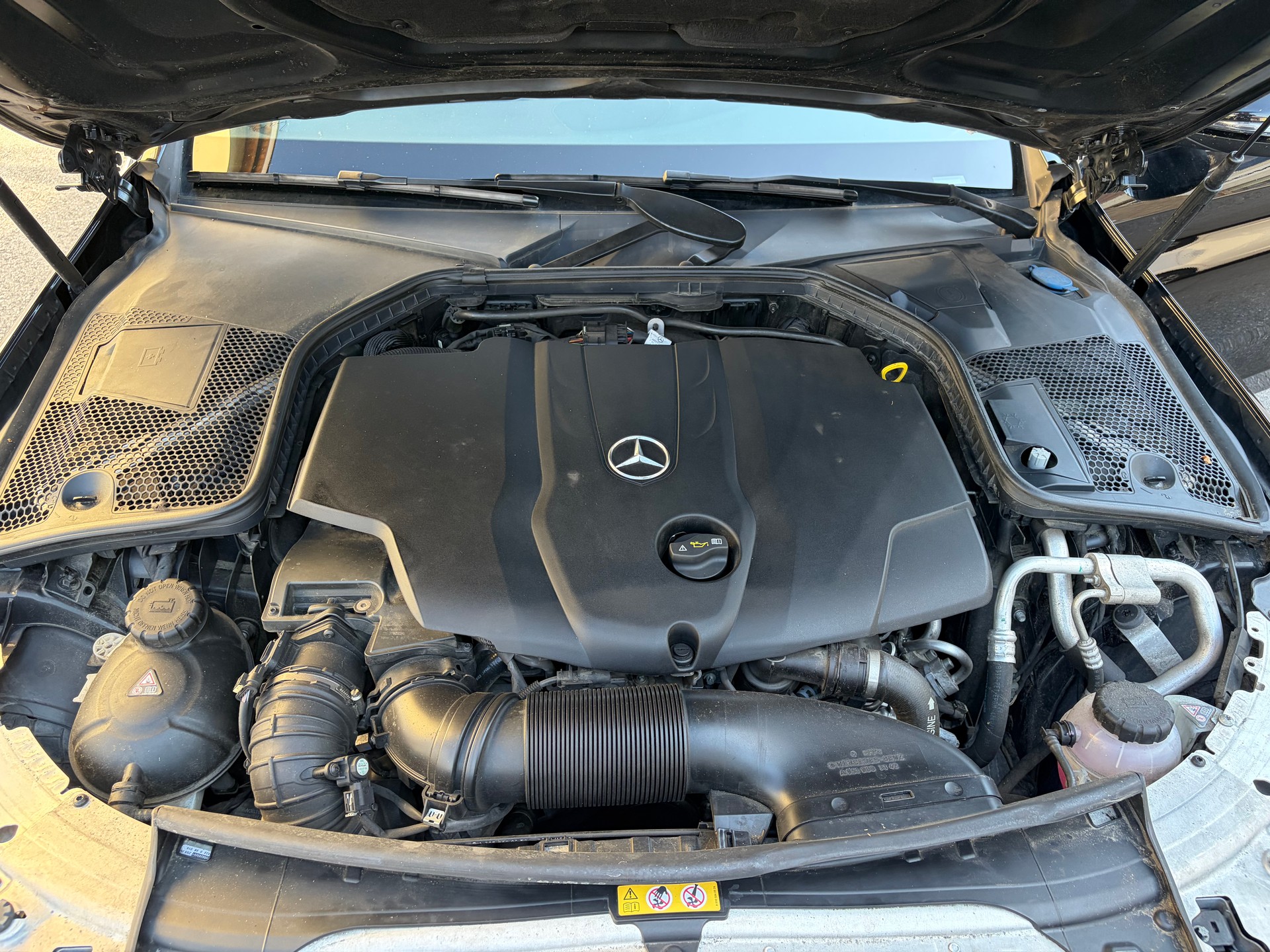 MERCEDES-BENZ C 250 BlueTEC AMG Line 4Matic 7G-Tronic-image-11