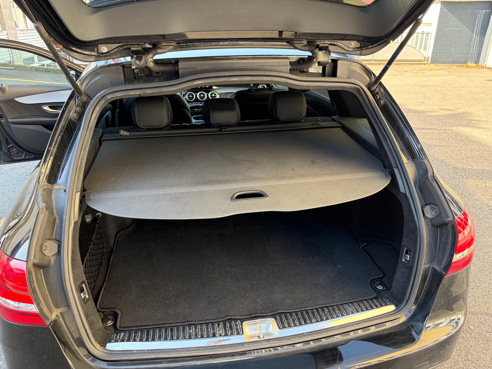 MERCEDES-BENZ C 250 BlueTEC AMG Line 4Matic 7G-Tronic-image-10