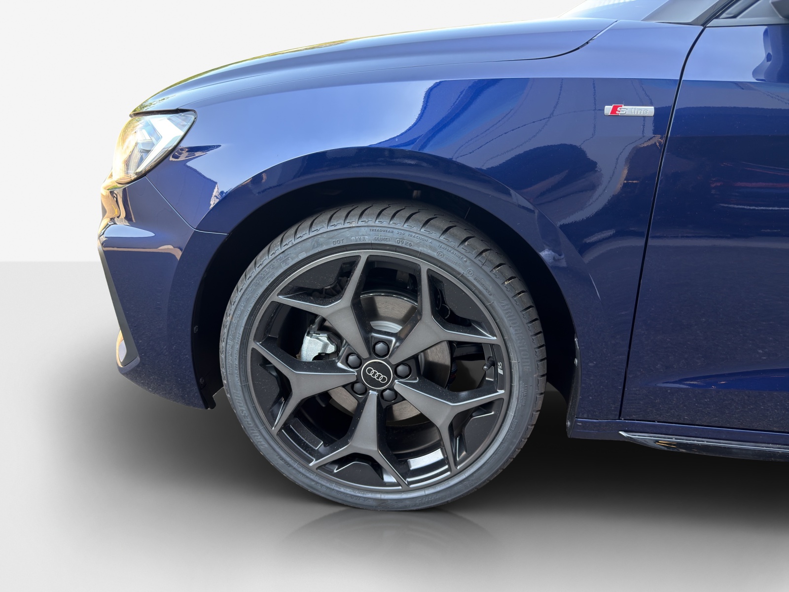 AUDI A1 Sportback 30 TFSI S Line Attraction S-tronic-image-3