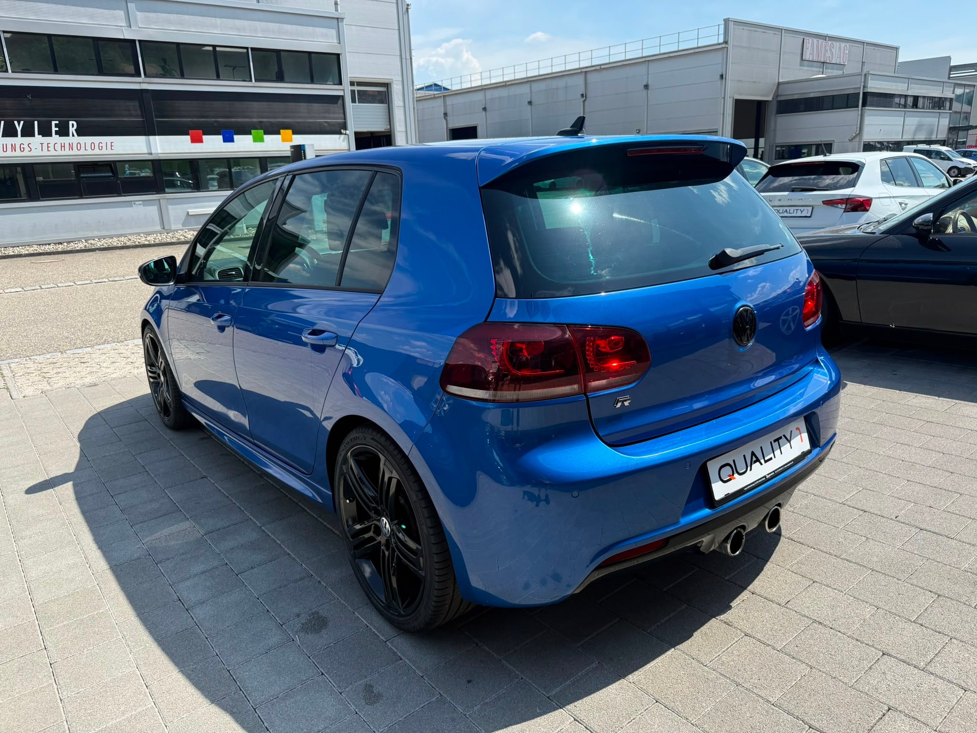 VW Golf 2.0 TSI R Team 4Motion DSG-image-11