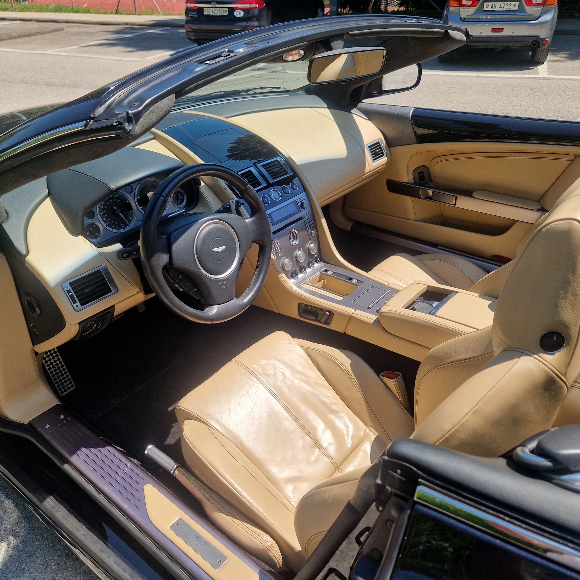 ASTON MARTIN DB9-image-5