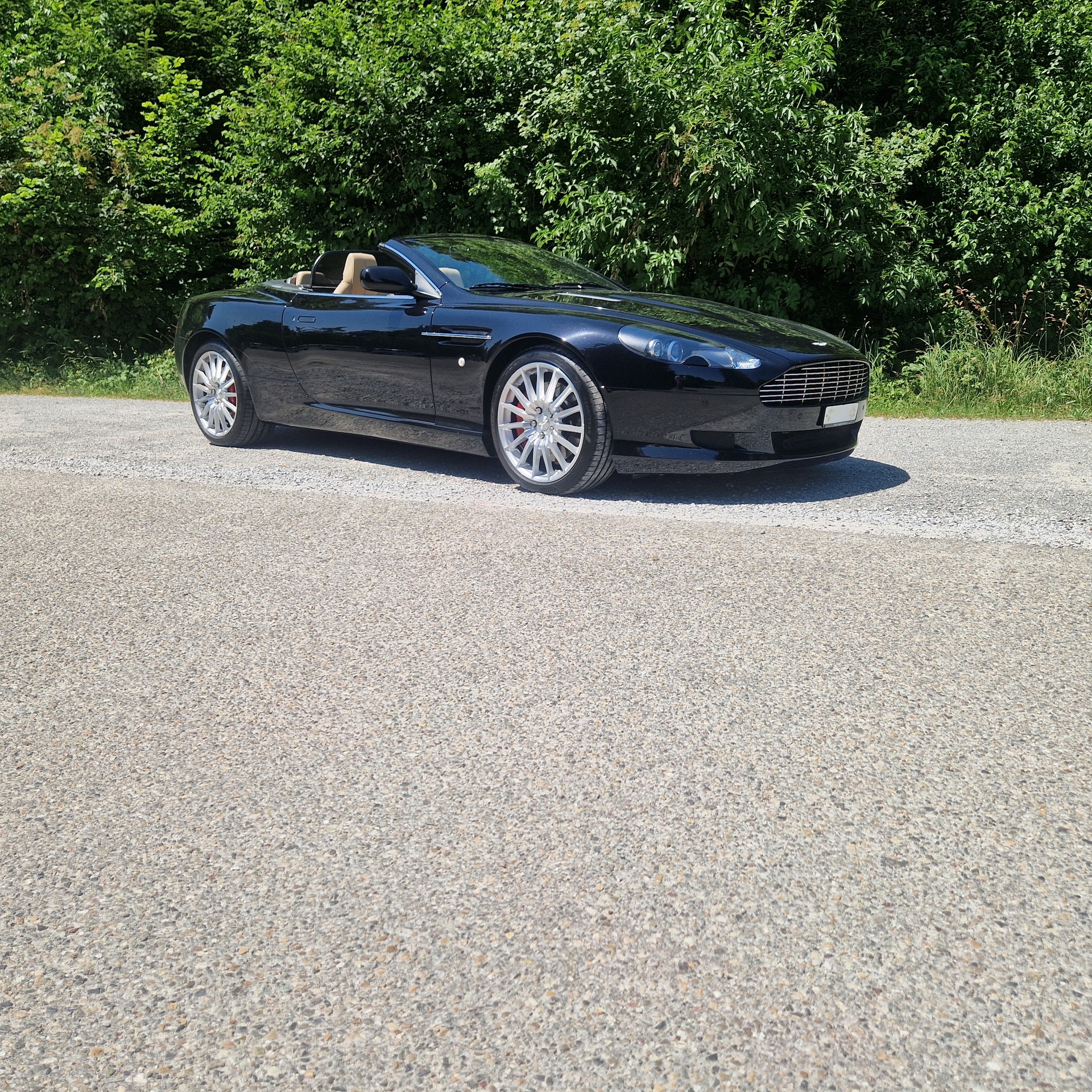 ASTON MARTIN DB9-image-0