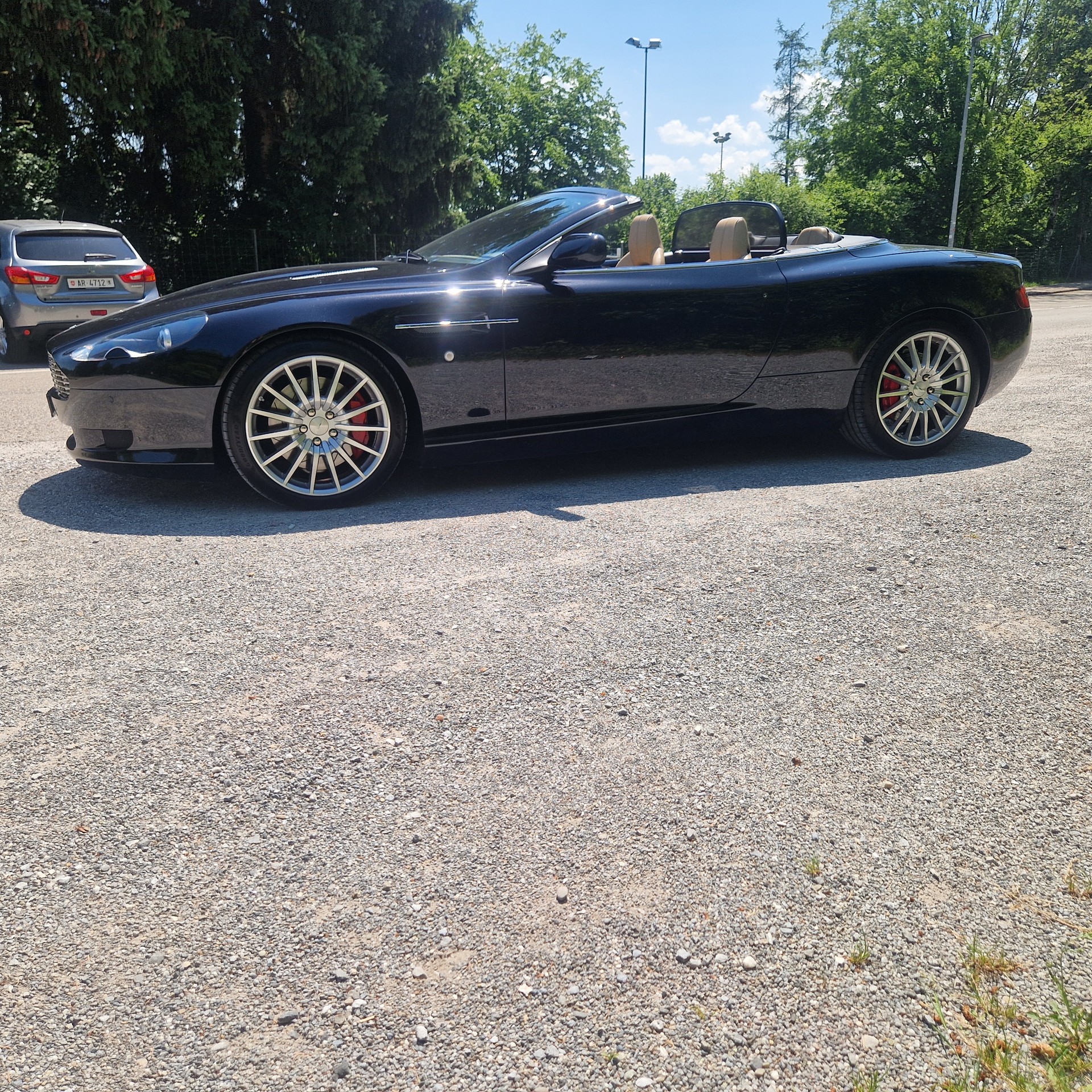 ASTON MARTIN DB9-image-3