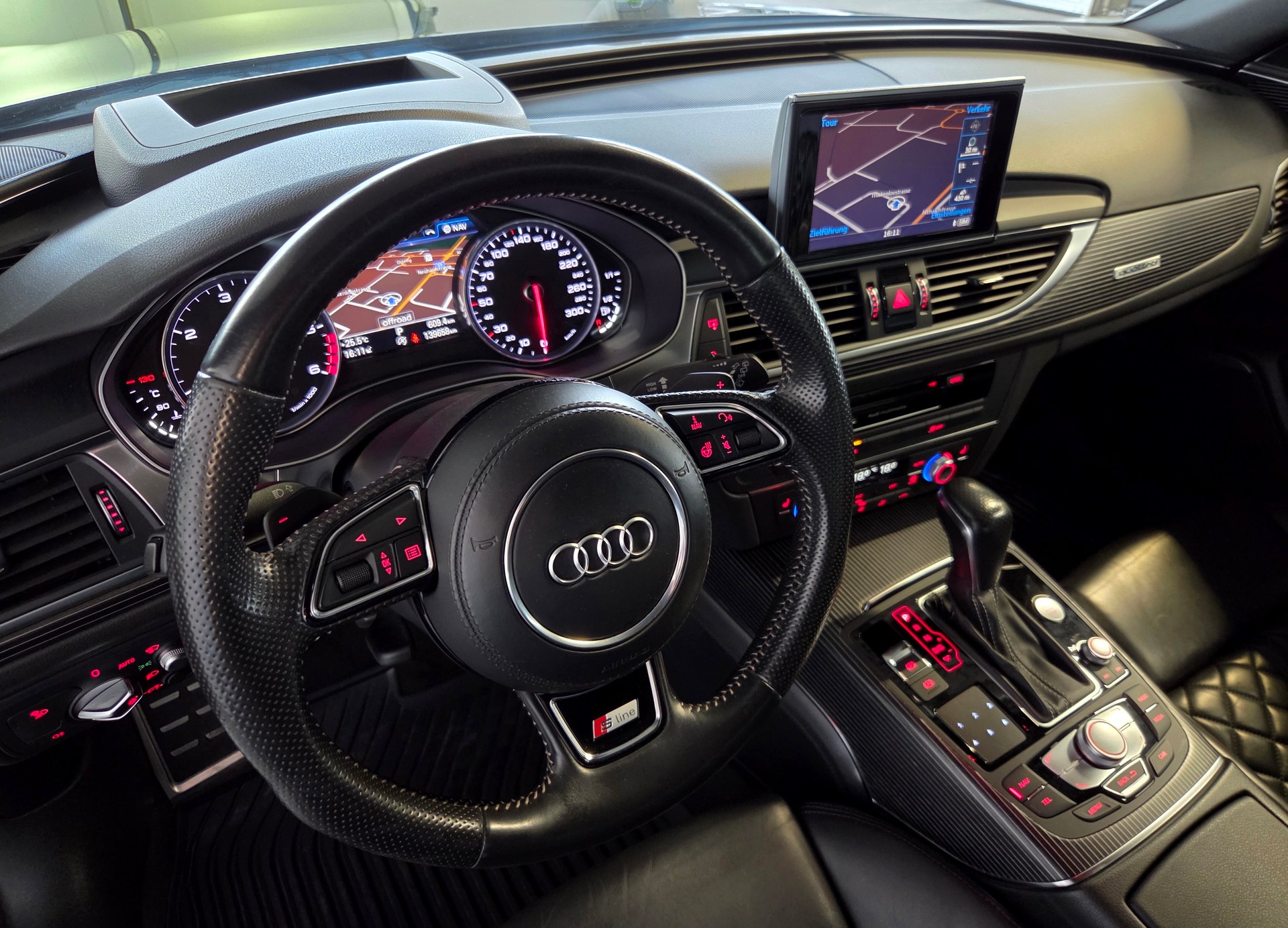 AUDI A6 Avant 3.0 V6 TDI Competition quattro-image-12