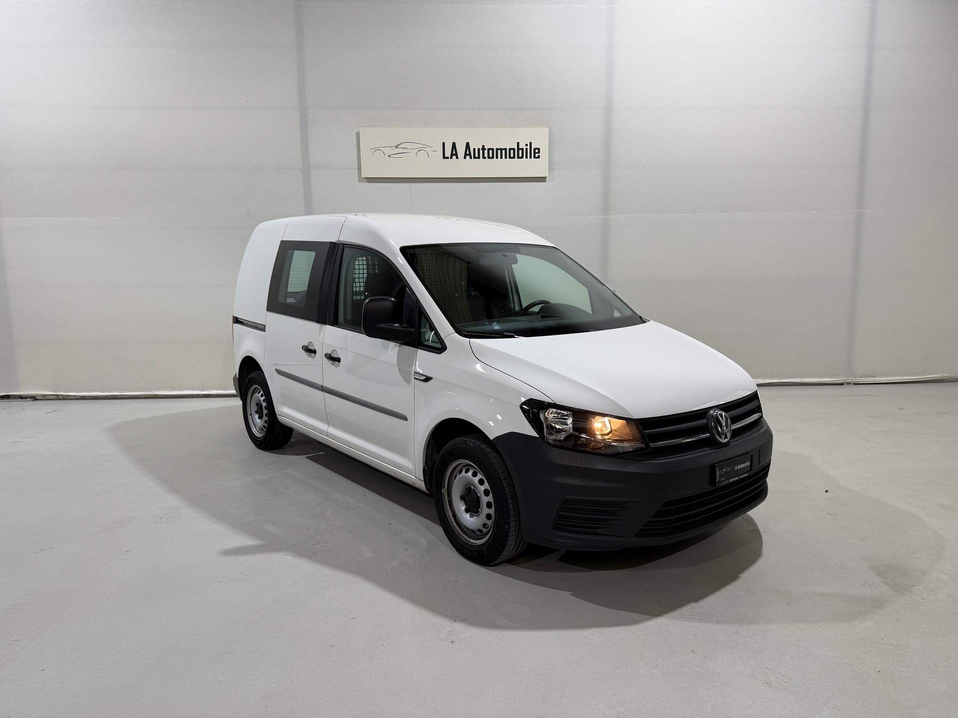 VW Caddy 1.2 TSI Entry BlueMotion Technology-image-4
