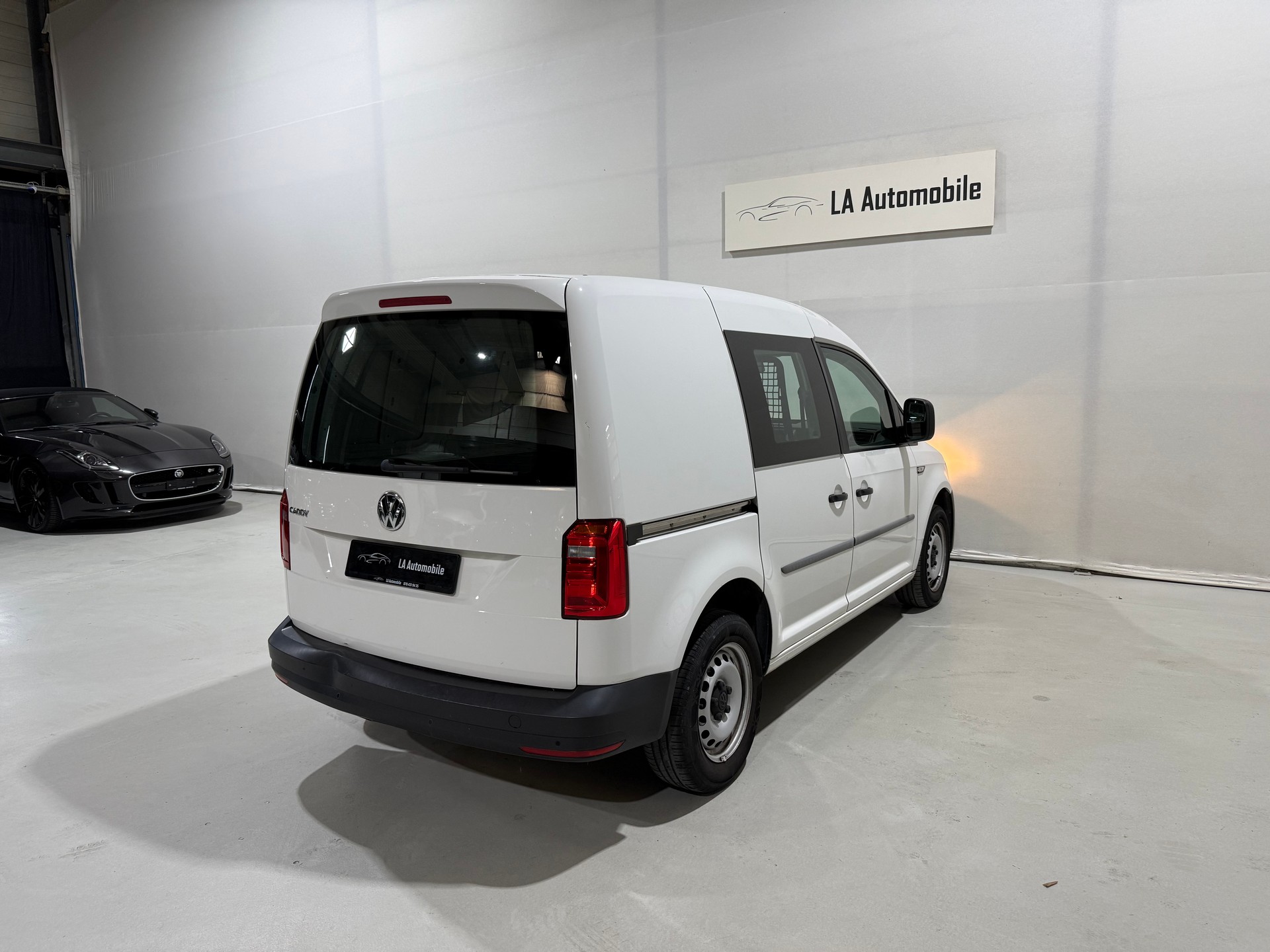 VW Caddy 1.2 TSI Entry BlueMotion Technology-image-8