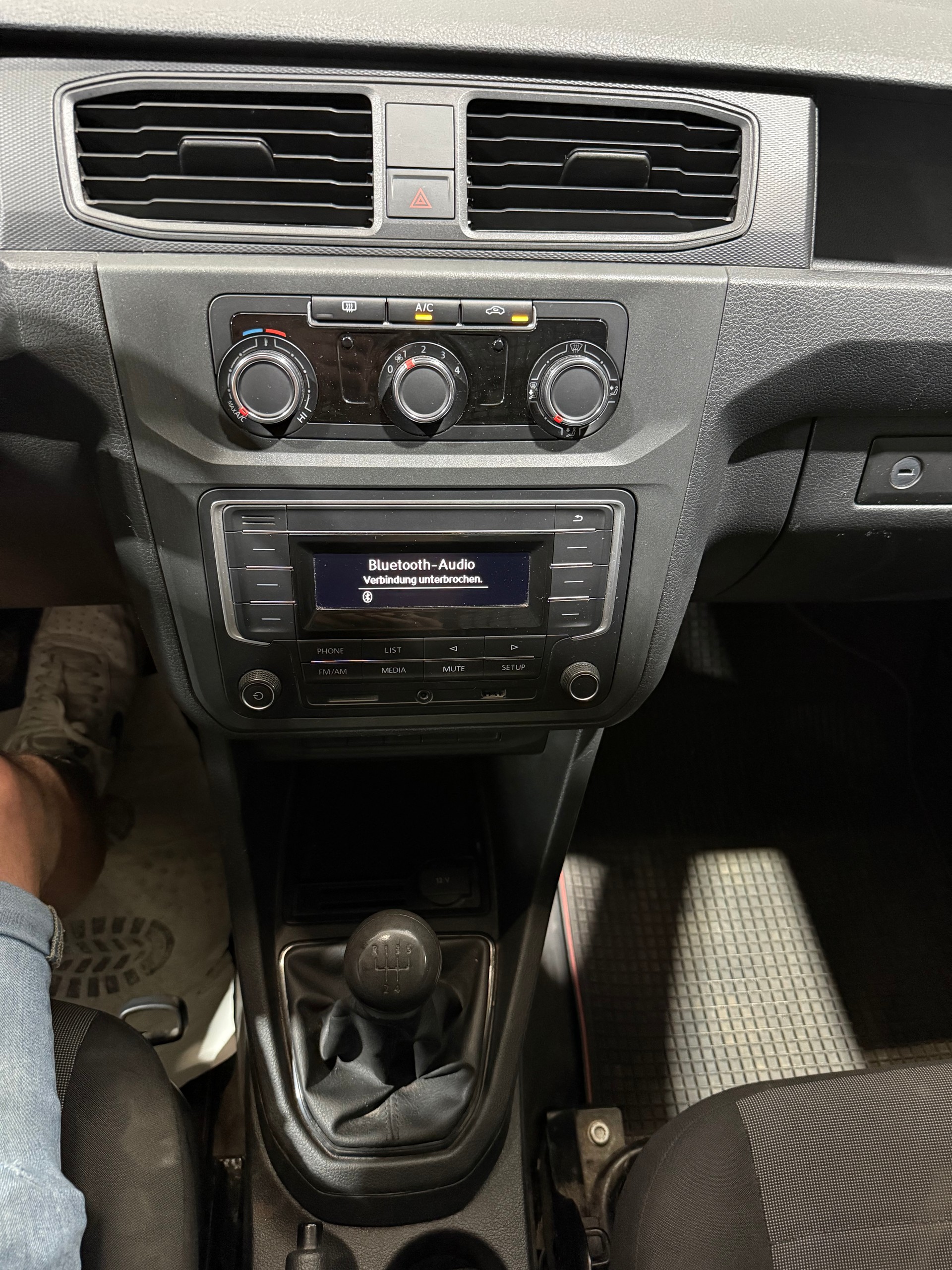 VW Caddy 1.2 TSI Entry BlueMotion Technology-image-14