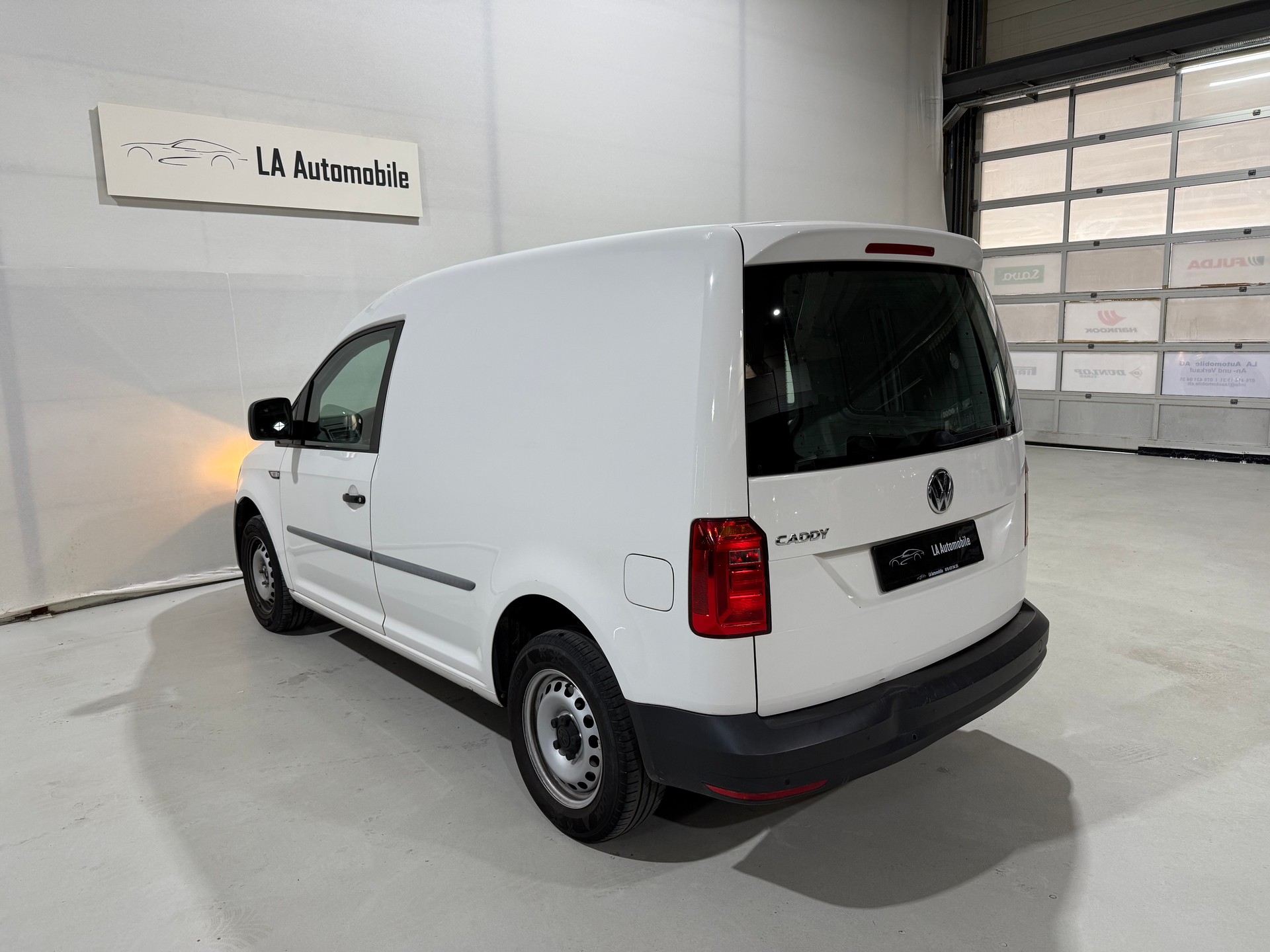VW Caddy 1.2 TSI Entry BlueMotion Technology-image-9