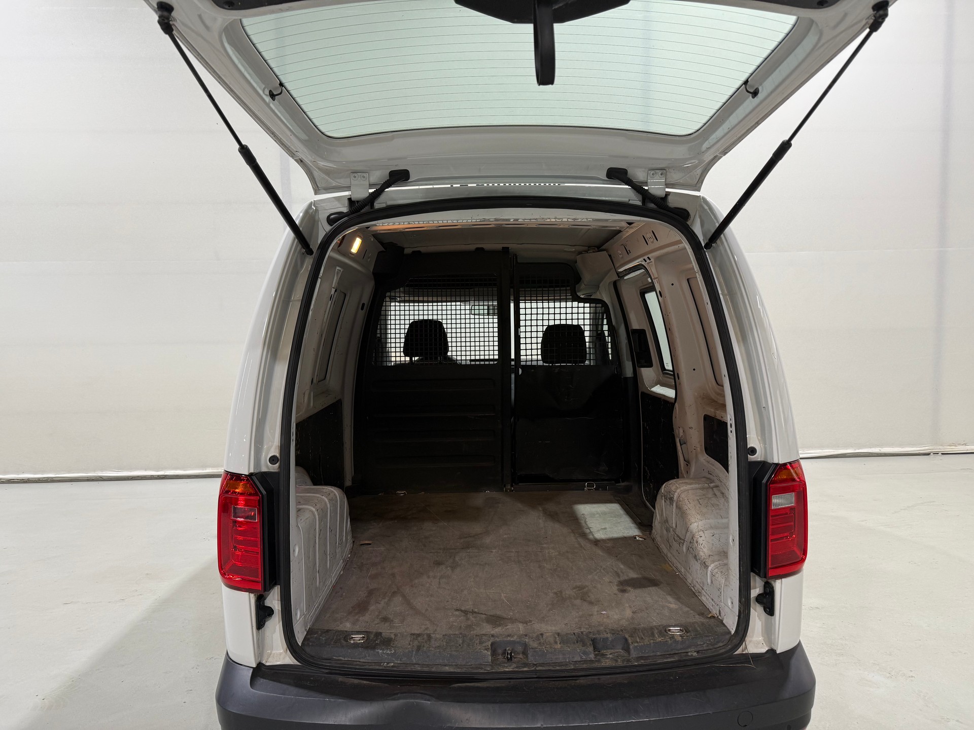 VW Caddy 1.2 TSI Entry BlueMotion Technology-image-10