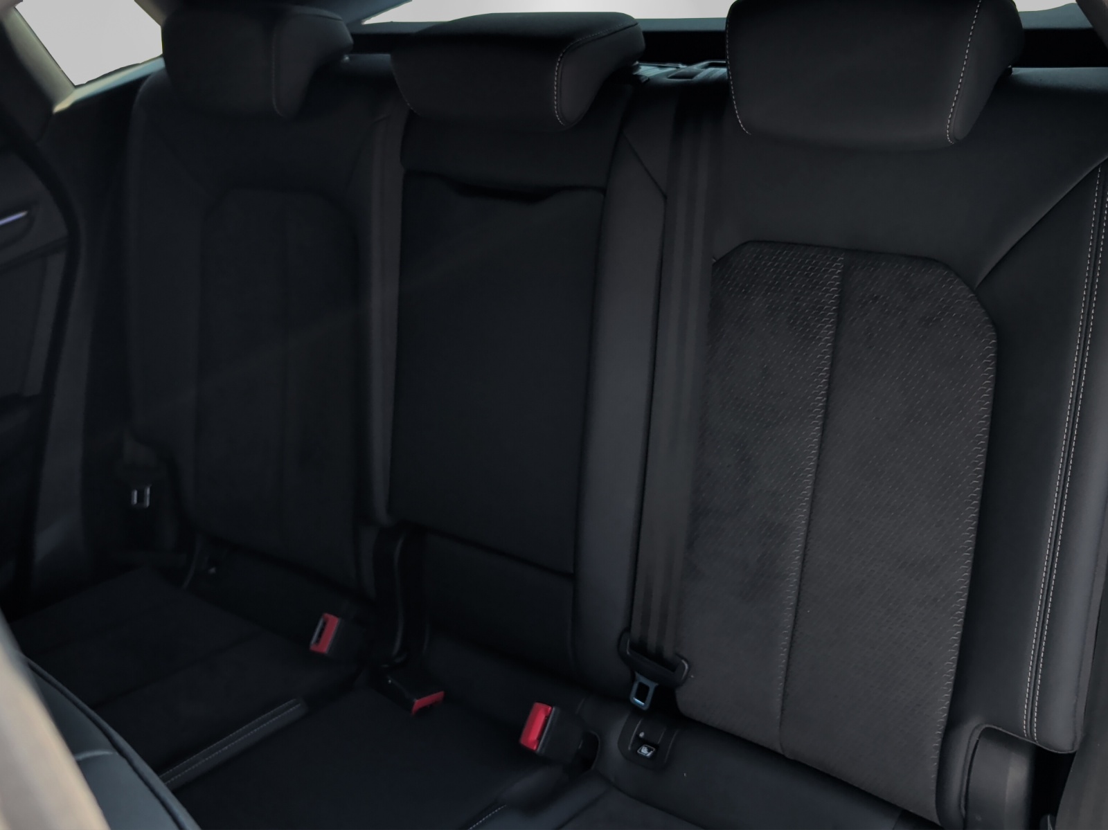 AUDI Q3 35 TFSI S line Attraction S-tronic-image-10