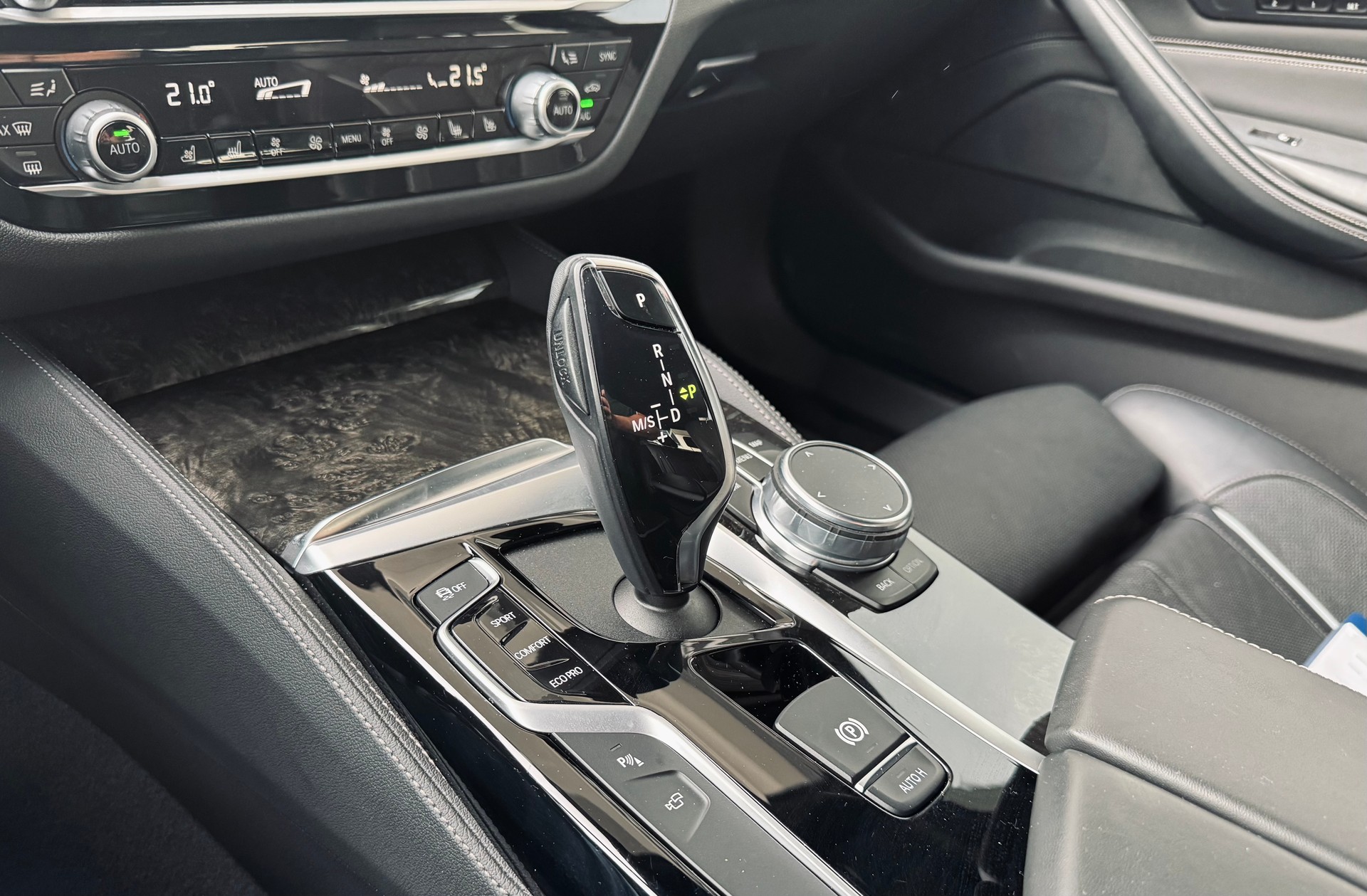BMW 540i xDrive M Sport-image-18